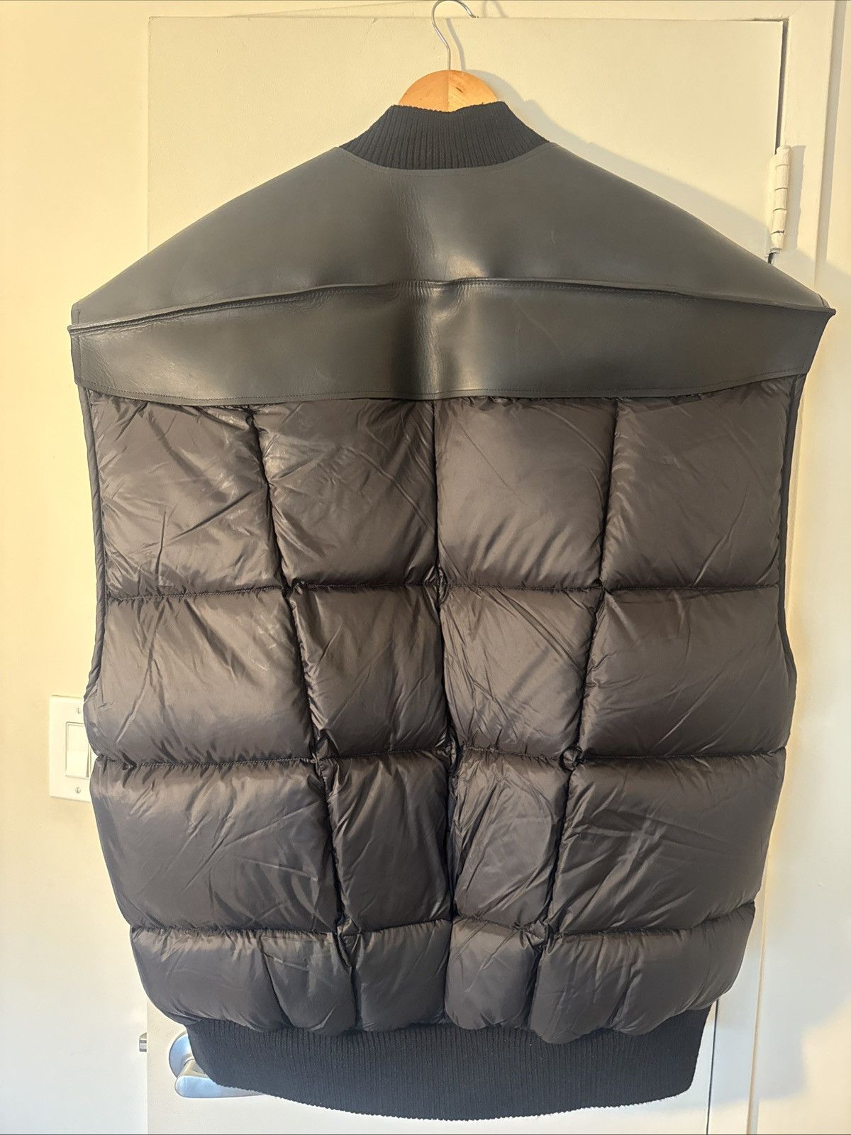 Rick Owens Rick Owens Down Vest Luxury Leather shoulders. Size US M / EU 48-50 / 2 - 2 Thumbnail