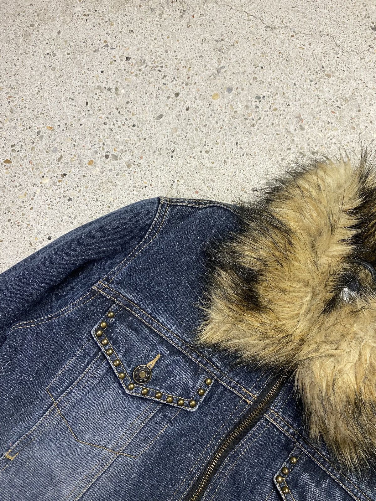 Japanese Brand Vintage faux fur denim jeans jacket if six was nine japan Size S / US 4 / IT 40 - 5 Thumbnail