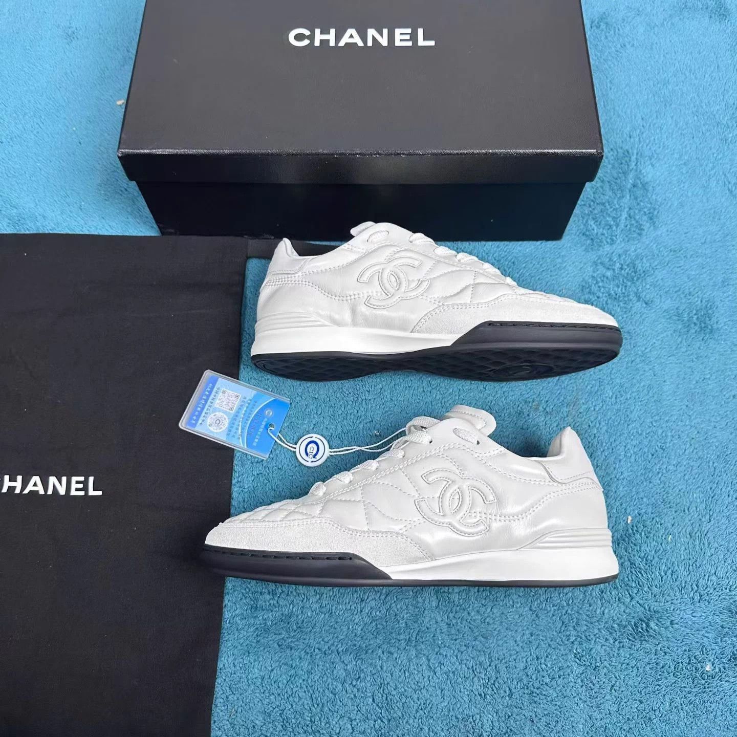 Chanel Chanel 25S Deerupt White 35 Size US 4 / IT 34 - 2 Thumbnail