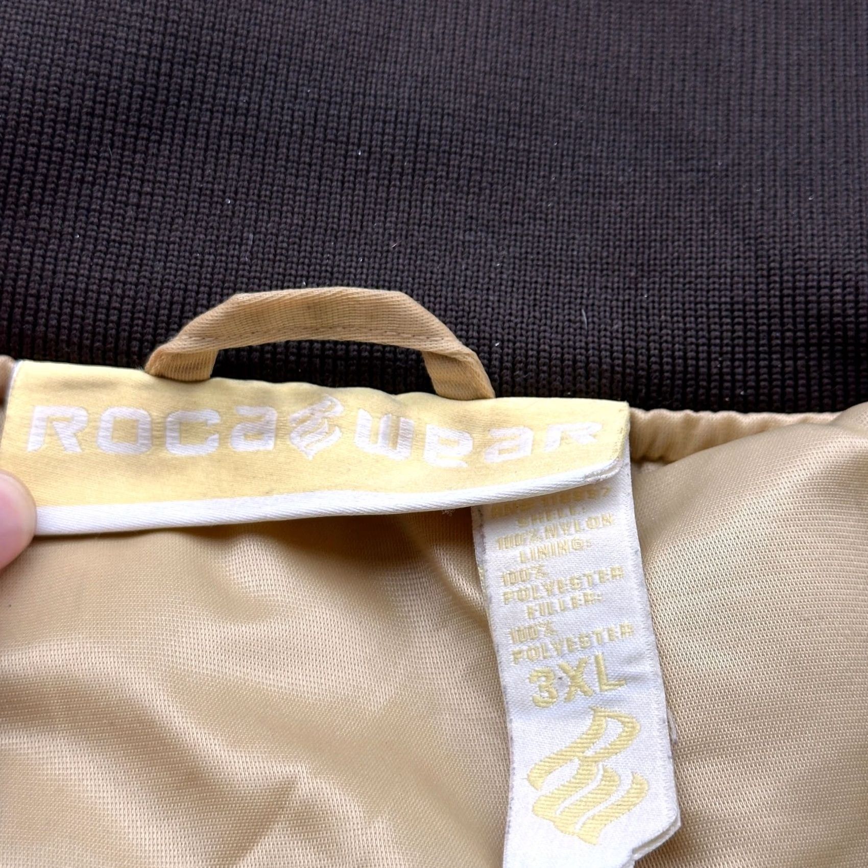 Rocawear VINTAGE Rocawear Nylon Gold Bomber Varsity Full Zip Jacket Mens 3XL Quilt Lined Bomber Jacket Mens Gold 3XL Rocawear Nylon Vintage Size US XXL / EU 58 / 5 - 2 Thumbnail