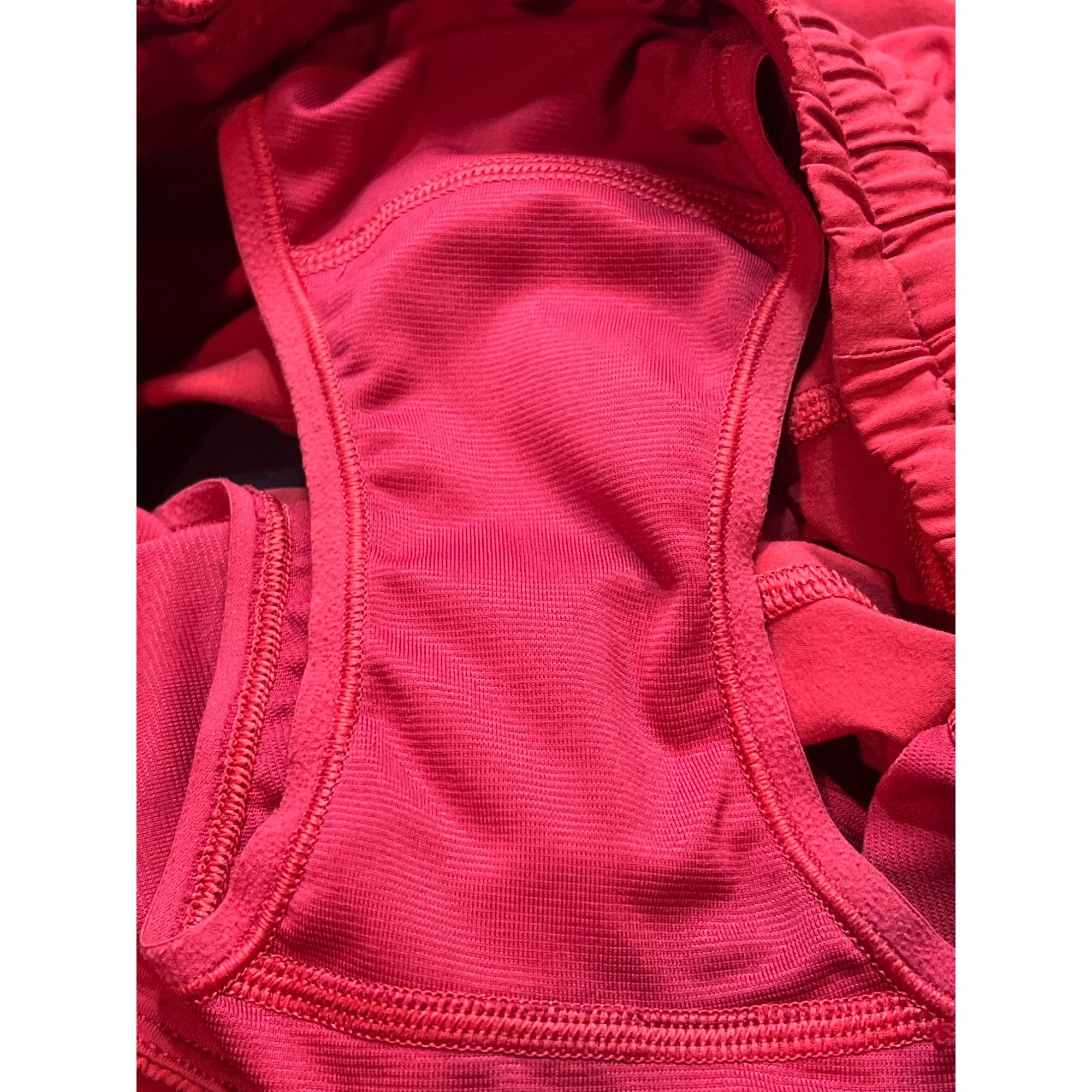 Lululemon 𝓛𝓾𝓵𝓾𝓵𝓮𝓶𝓸𝓷 Tracker Short V *4"Persian Red Size 4 Size 27" / US 4 / IT 40 - 8 Thumbnail