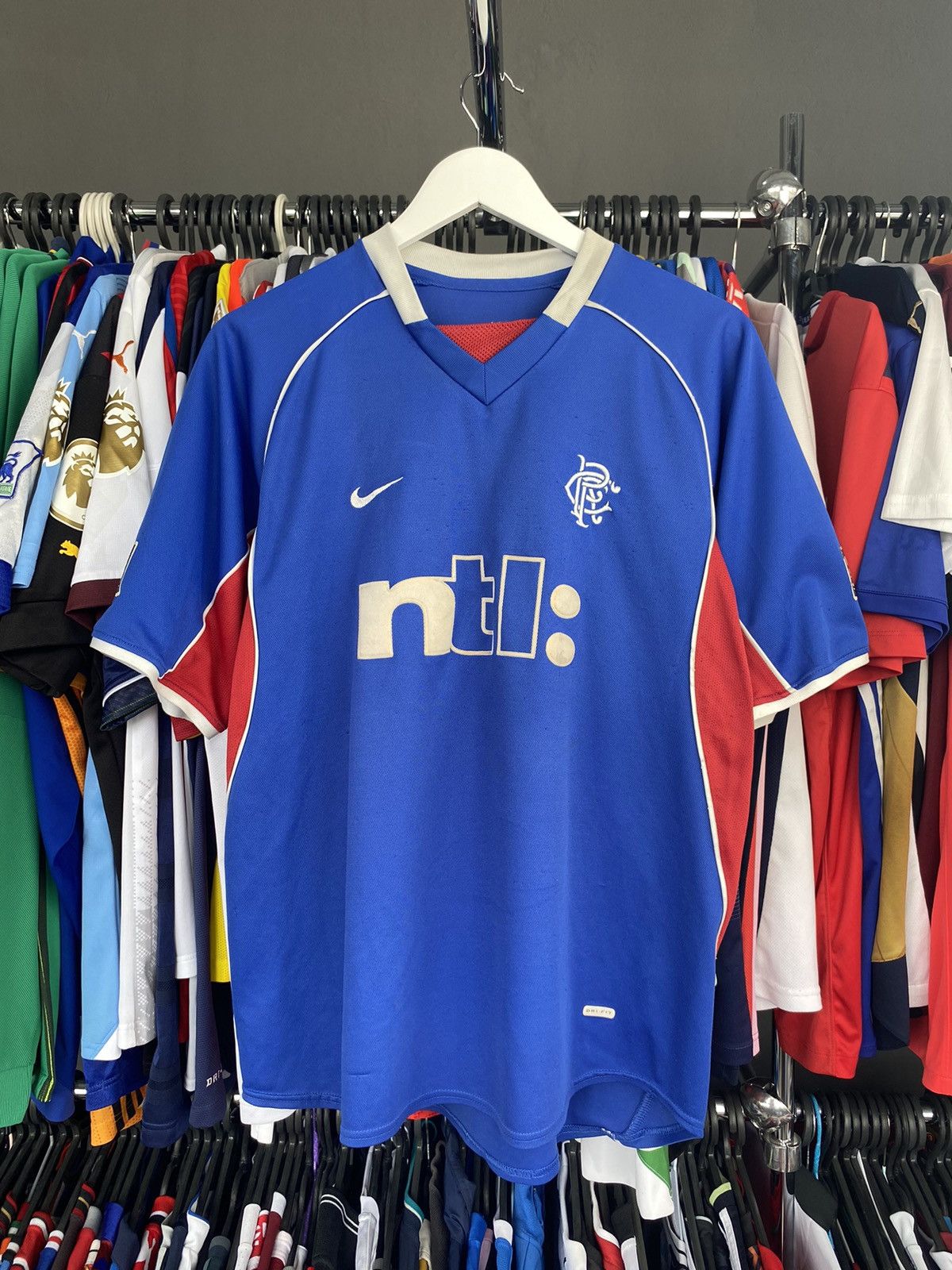 Nike 2001/02 NIKE RANGERS #9 MILLER SOCCER FOOTBALL JERSEY SHIRT Size US L / EU 52-54 / 3 - 1 Thumbnail