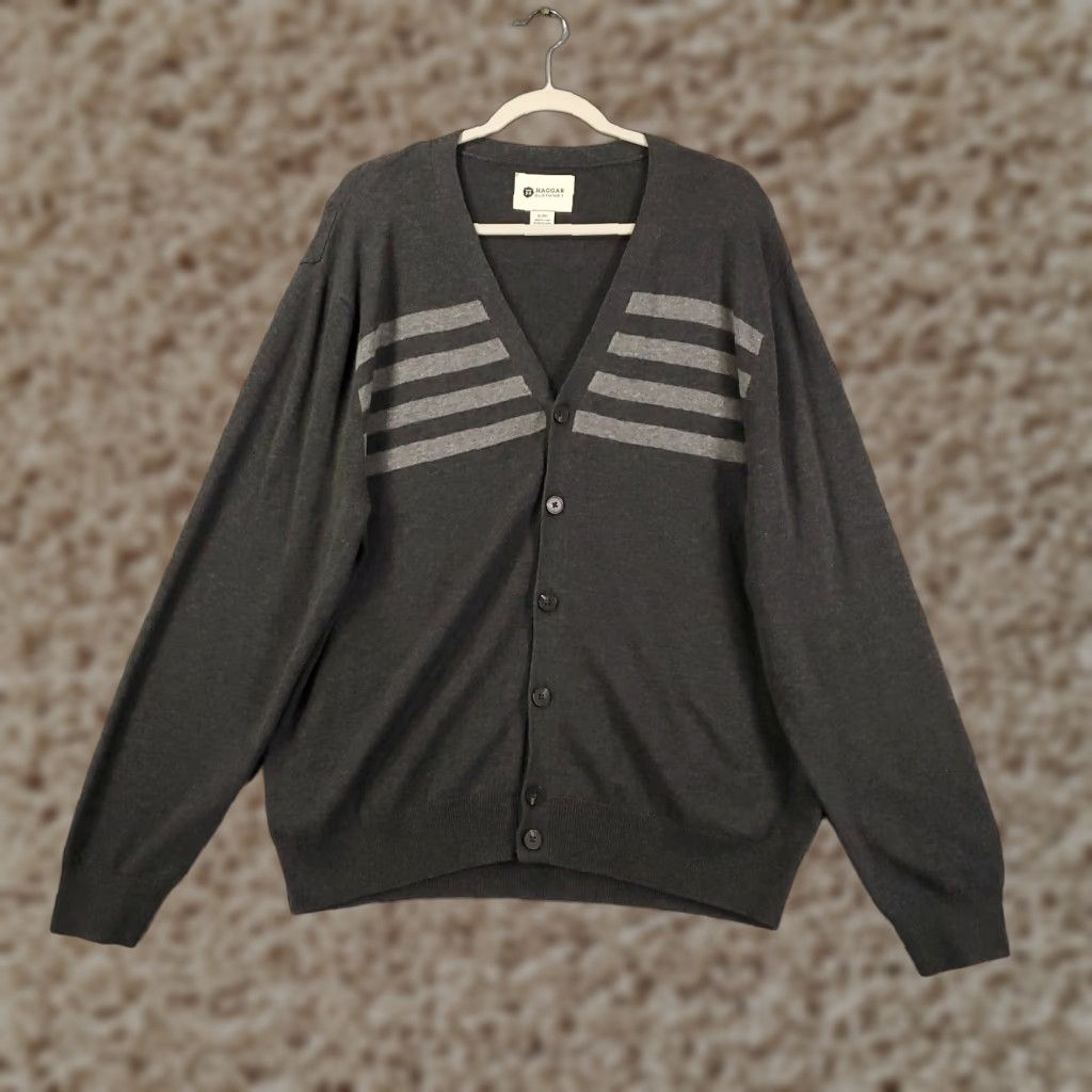 Haggar Mens Cardigan XL Gray Long Sleeve Button Up Sweater Haggar Classic Knit V-Neck Casual Fall Winter Spring Business Travel Mens Size US XL / EU 56 / 4 - 1 Thumbnail