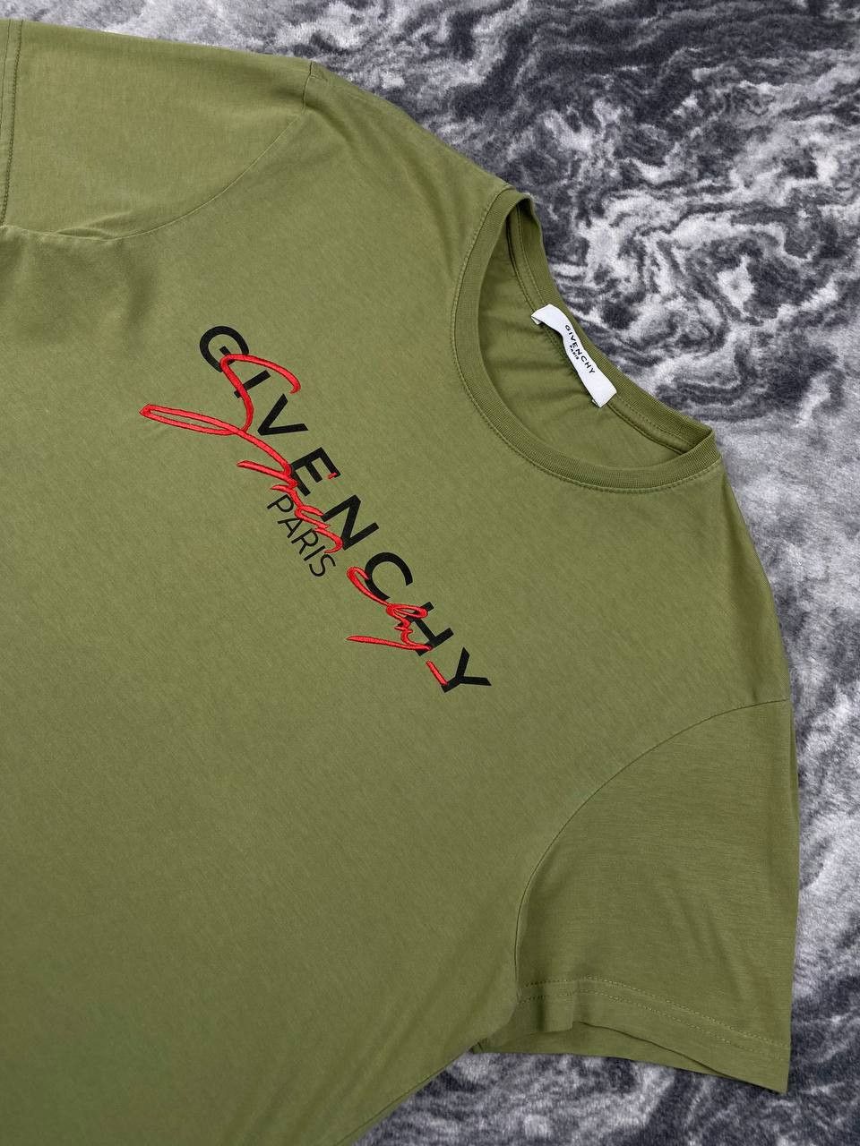 Givenchy Givenchy Paris Signature Embroidered Logo T-shirt Men Size US XL / EU 56 / 4 - 2 Thumbnail