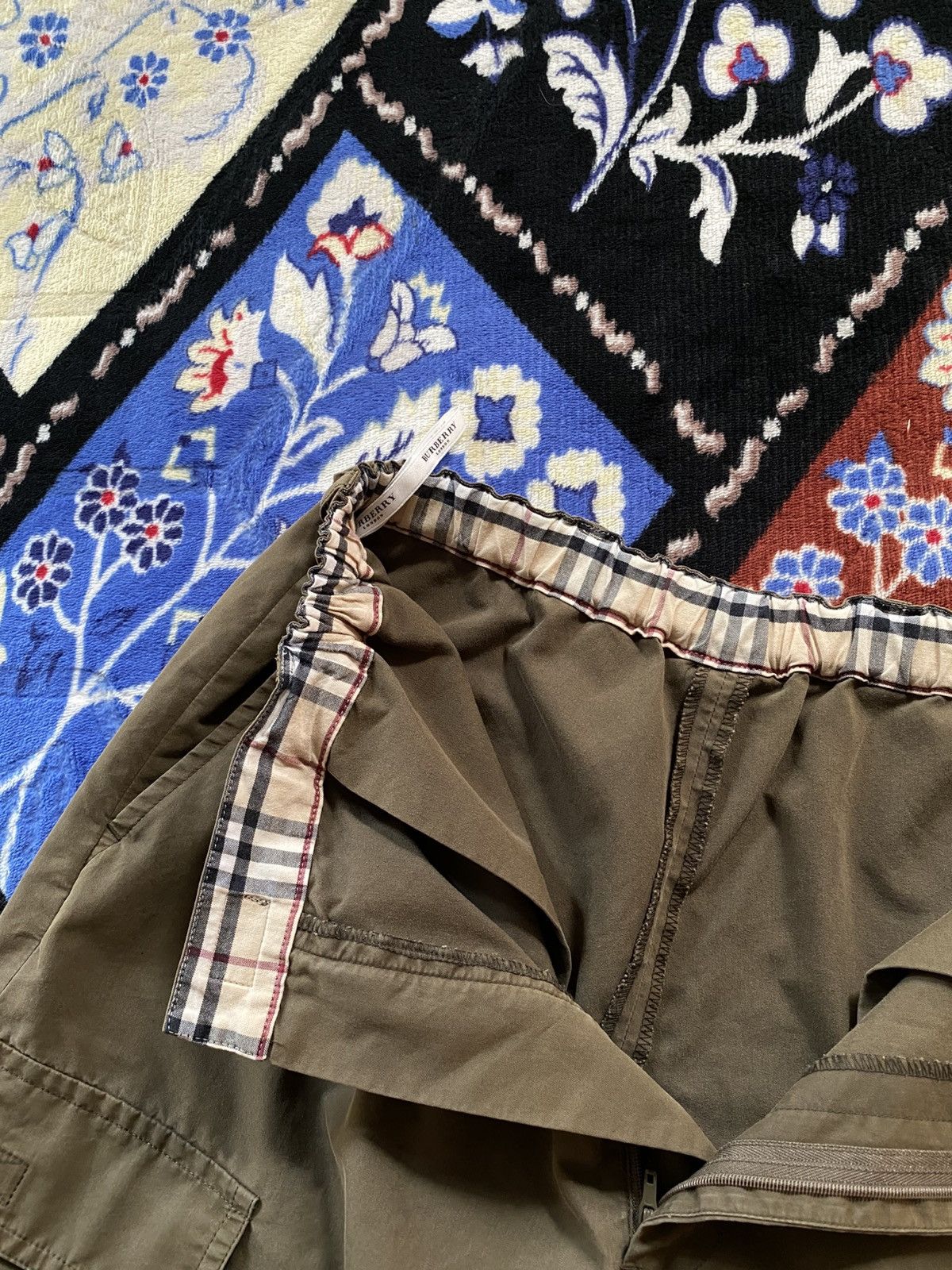Burberry Burberry Cargo Baggy Shortpants Size US 30 / EU 46 - 13 Thumbnail