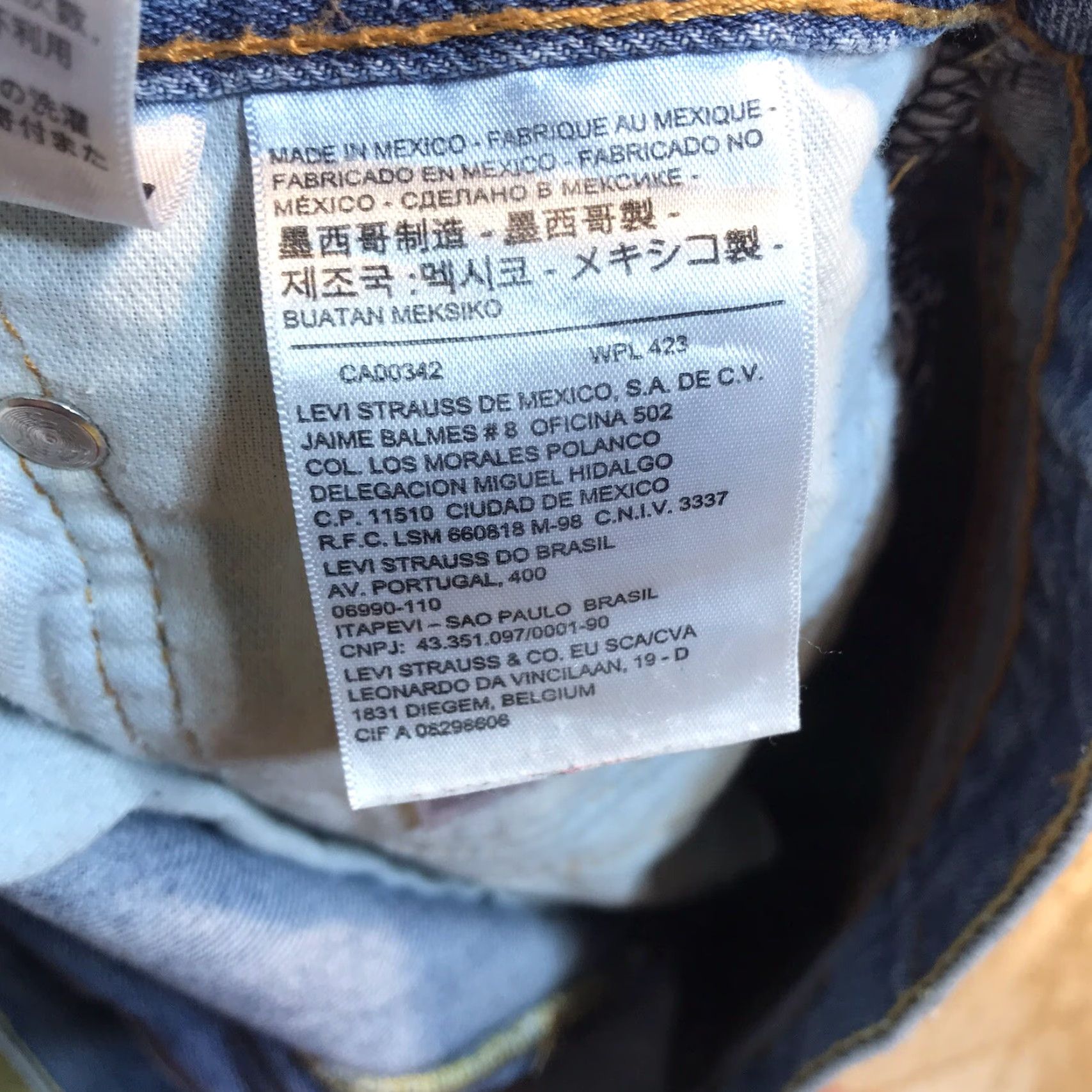 Levi's VINTAGE Levi's 505 Womens Cut Off Jeans Denim Faded Light Blue Shorts Waist 34” Frayed Size 24" / US 00 / IT 34 - 4 Thumbnail
