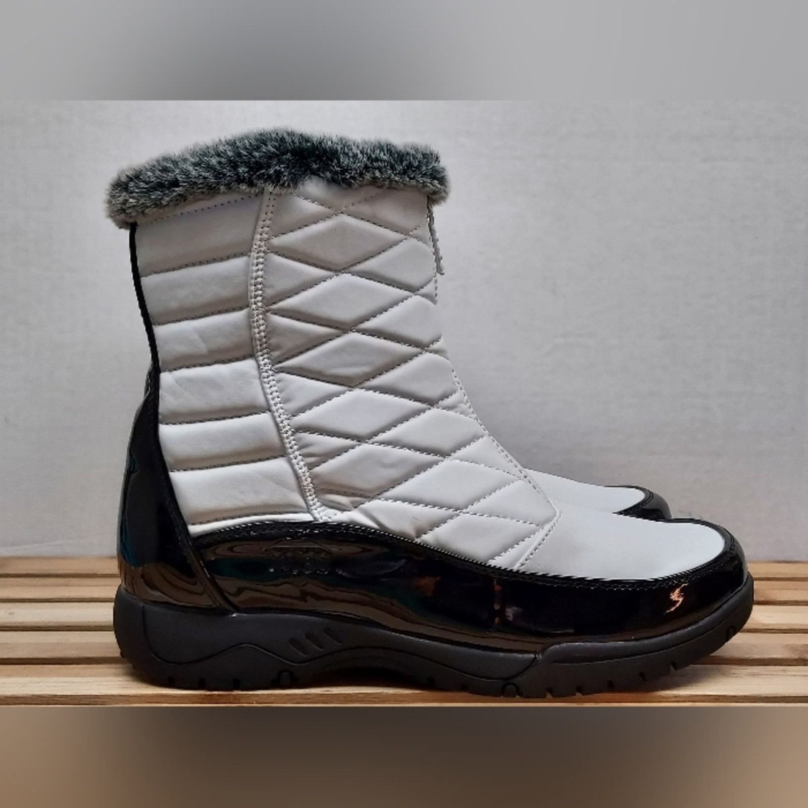 Toteme TOTES Womens White & Black Pull On Winter Boots Size 10M Size US 10 / IT 40 - 6 Thumbnail