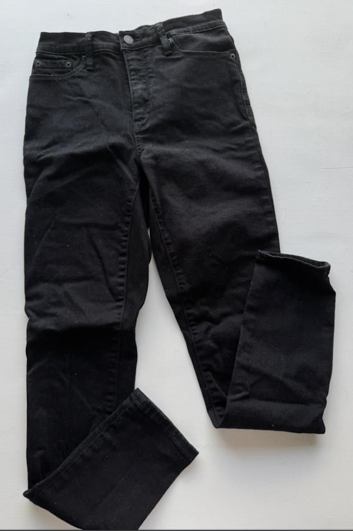 Banana Republic Banana Republic Black High Rise Skinny Jean 26/2 Size 42" / US 20 - 1 Thumbnail