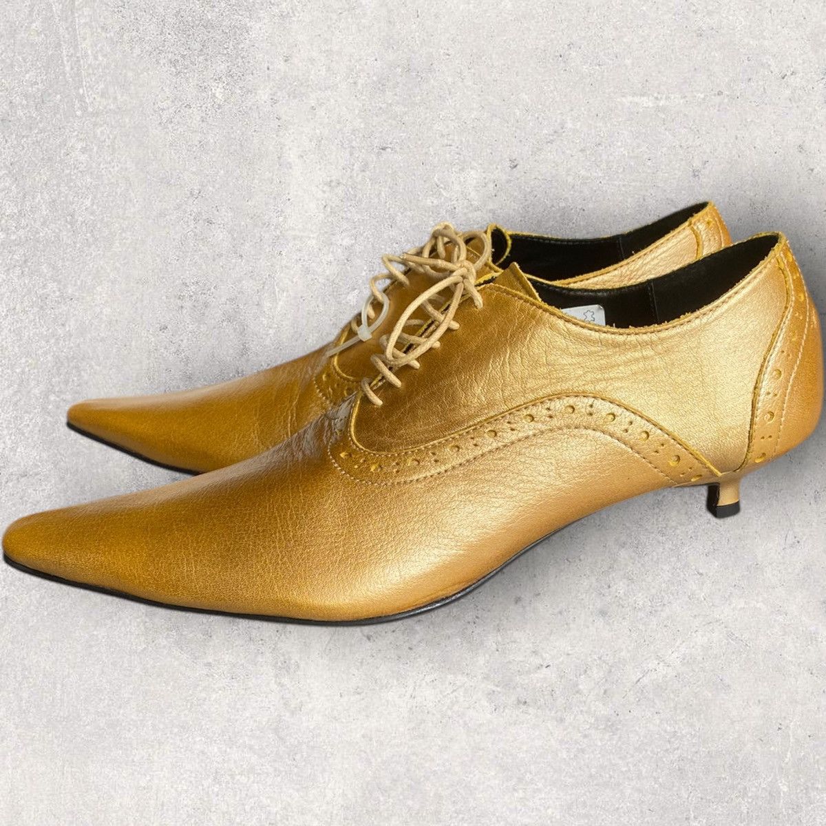 Comme des Garcons New SS 2023 Runway Pointed Gold Brogue Heels Size US 8 / IT 38 - 1 Thumbnail