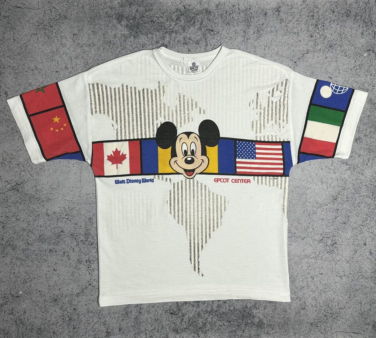 Disney Vintage 1982 Mickey Mouse Walt Disney World Epcot Flag Tee Size US M / EU 48-50 / 2 - 1 Thumbnail