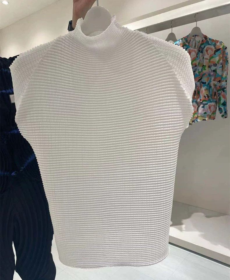 Issey Miyake issey miyake size:2 White high-neck and short-sleeved shir Size XXS / US 00 / IT 34 - 1 Thumbnail