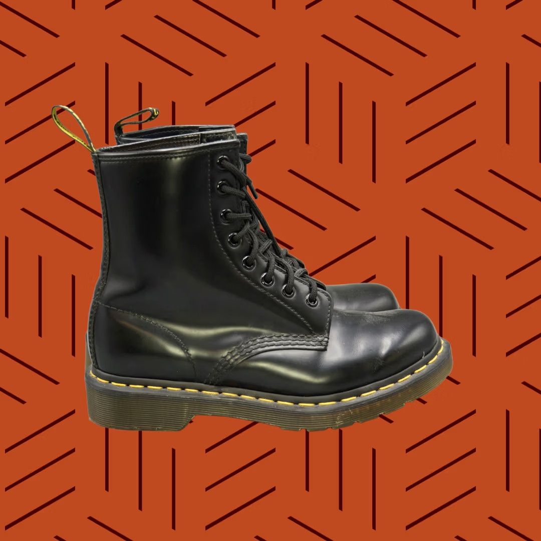 Dr. Martens Dr. Martens 1460 Boot Black Smooth Leather Womens US 7 / UK 5 / EU 38 Size US 7 / IT 37 - 1 Thumbnail