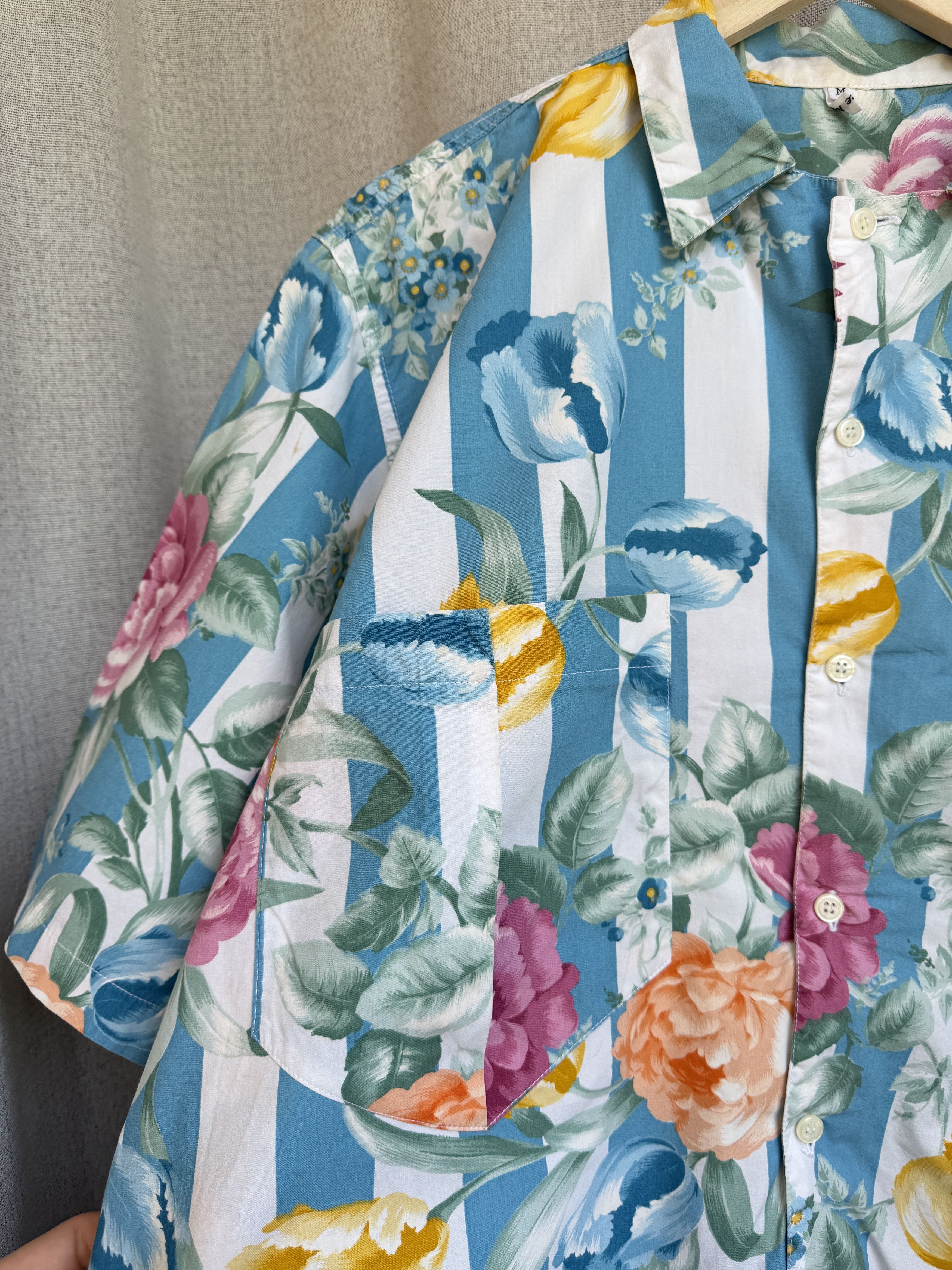 Vintage Vintage 80-90s Hawaiian Floral Graphic Button Up Shirt Size US M / EU 48-50 / 2 - 14 Thumbnail