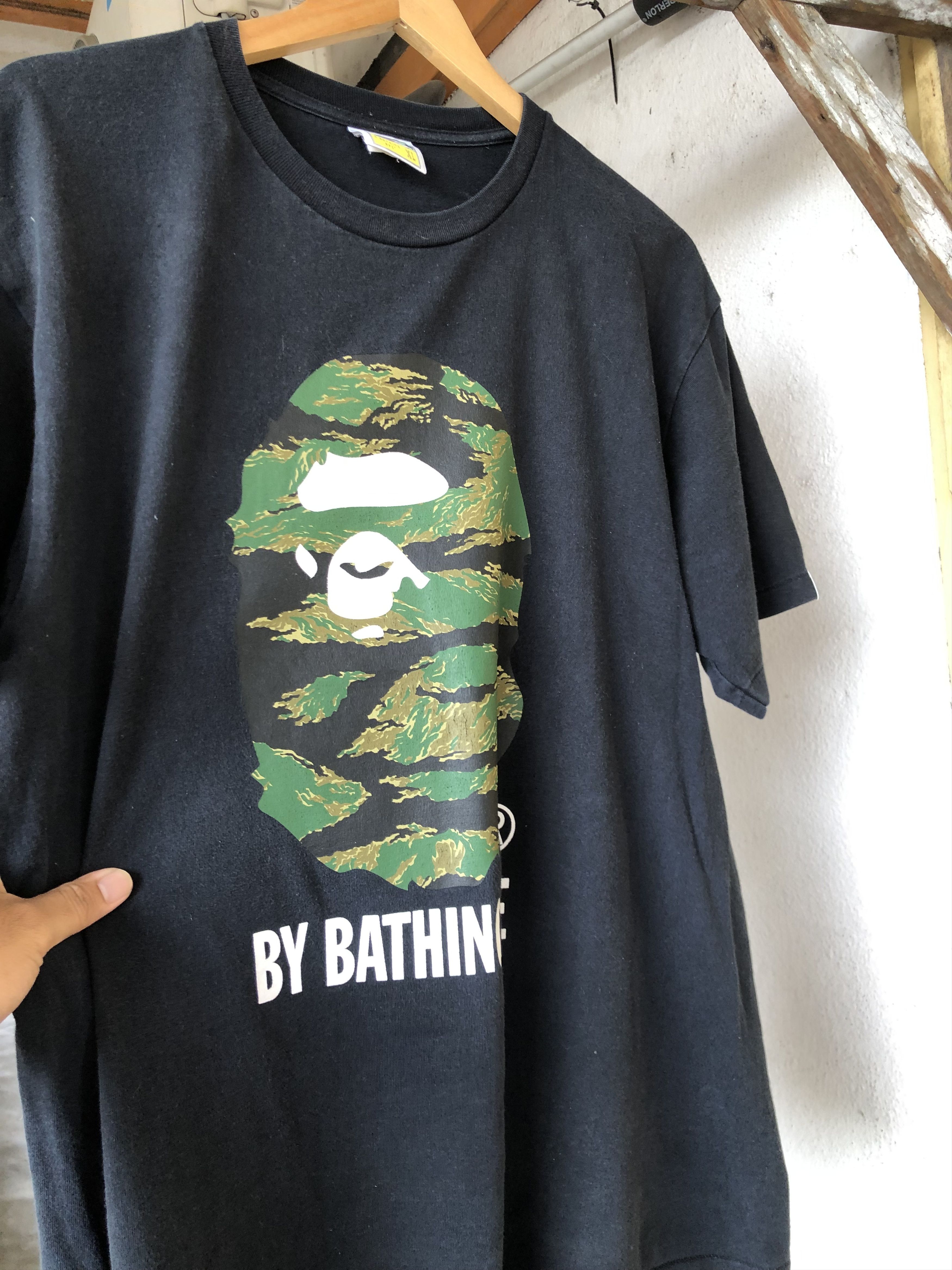 Bape Rare❗️The Bathing Ape Camo Tiger Short Sleeve Tshirt Size US XL / EU 56 / 4 - 6 Thumbnail