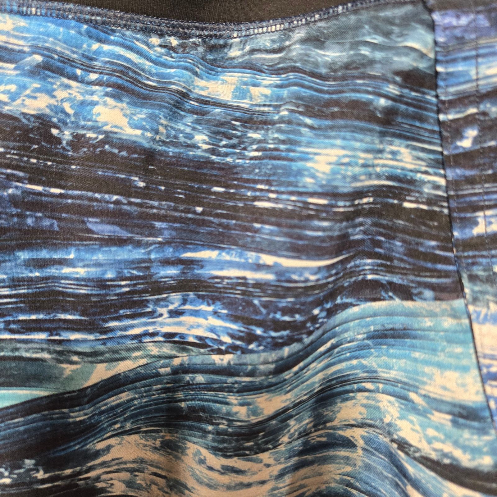Lululemon Lululemon Shorelines Run Times 4 Inch Shorts Size 4 Size 27" / US 4 / IT 40 - 4 Thumbnail