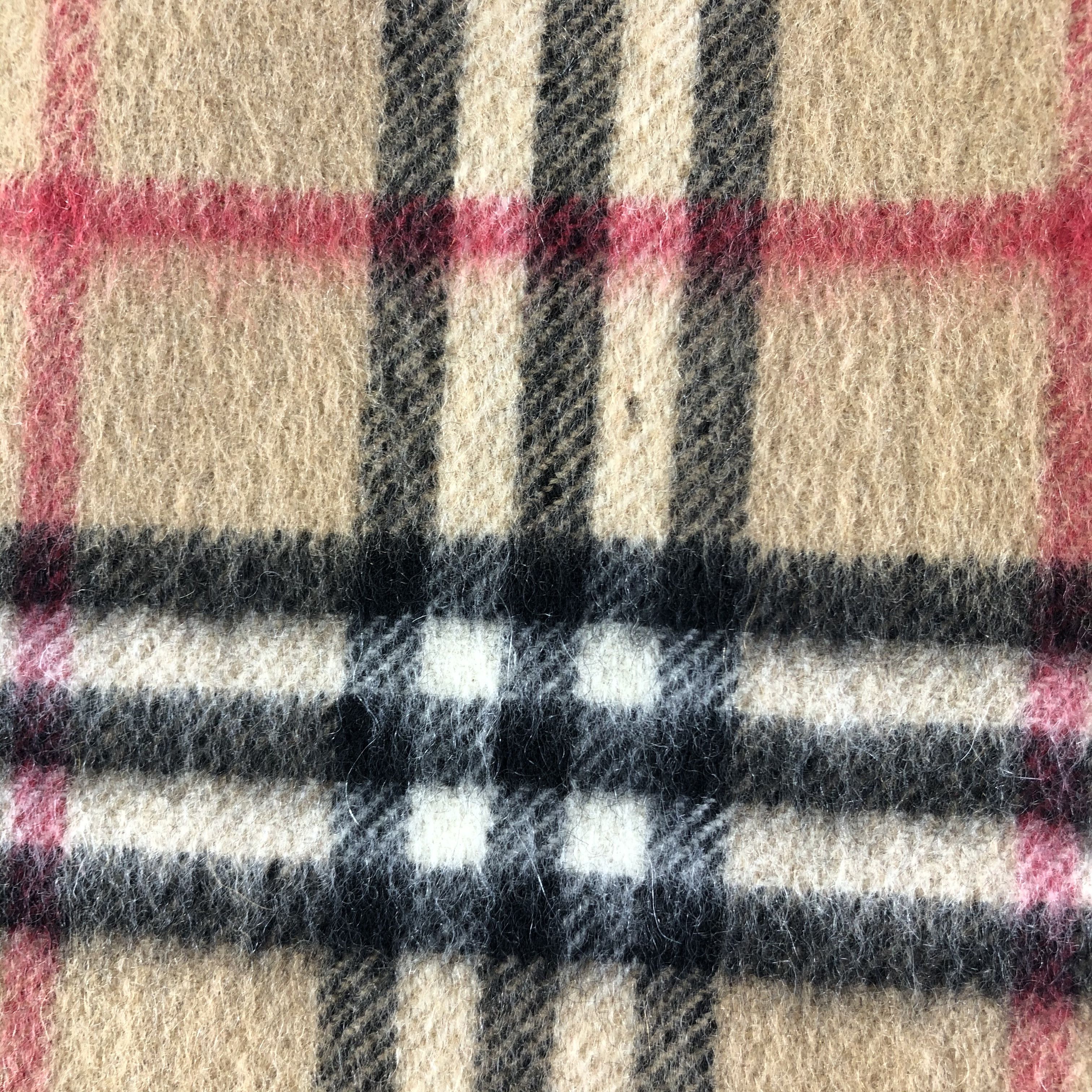 Burberry Scarf / Muffler / Neckwear - KM191