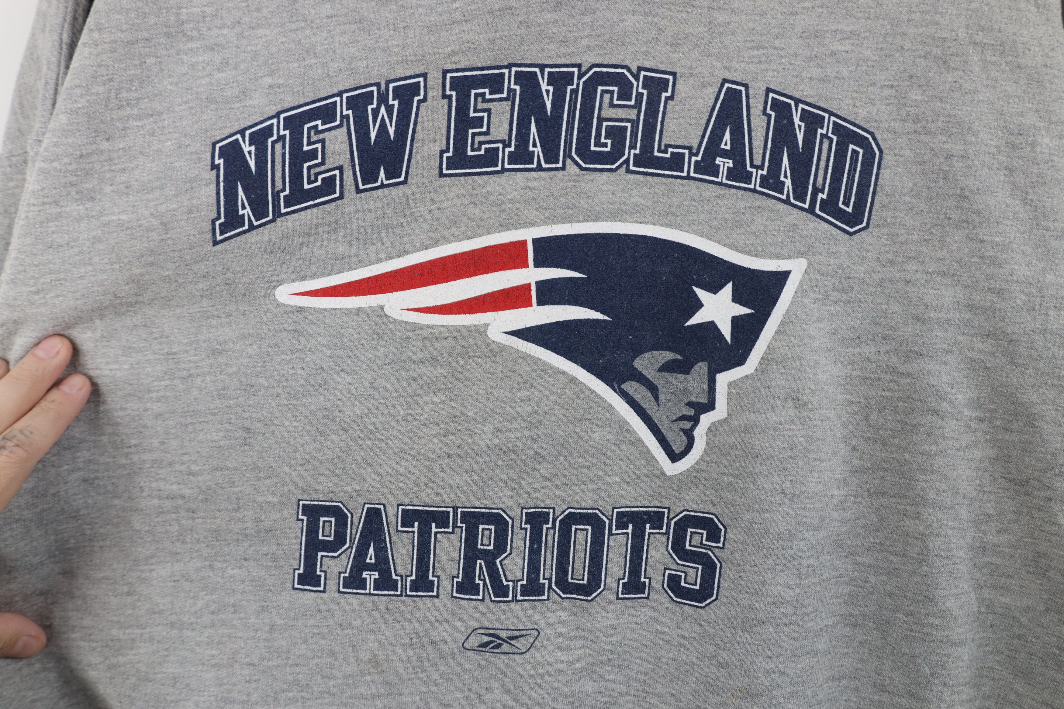 Reebok Vintage Reebok Spell New England Patriots Football Hoodie Size US XL / EU 56 / 4 - 4 Thumbnail