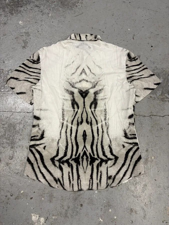 Just Cavalli 2000s Cavalli Black & White Safari Savage Zebra Short Sleeves Shirt Size US M / EU 48-50 / 2 - 6 Thumbnail