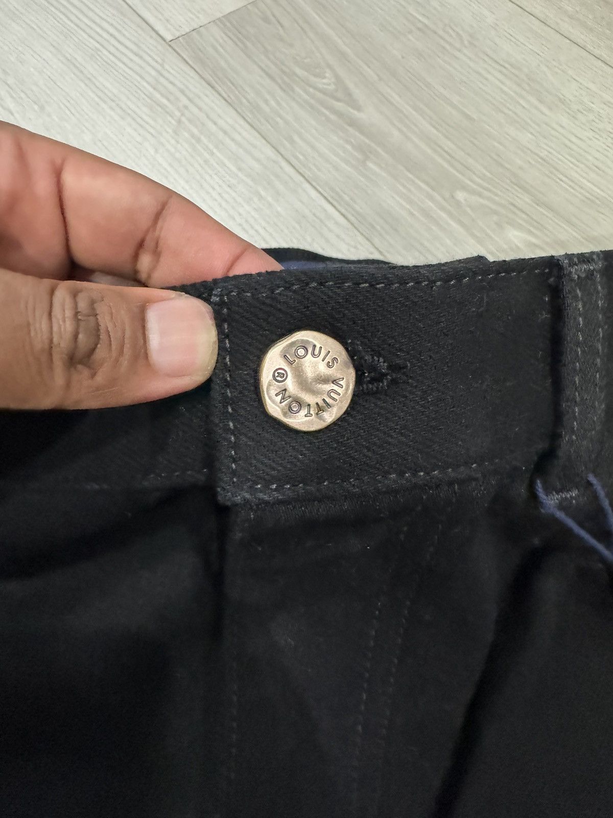 Louis Vuitton LOUIS VUITTON MONOGRAM WORKWEAR CARPENTER BLACK Size US 34 / EU 50 - 4 Thumbnail