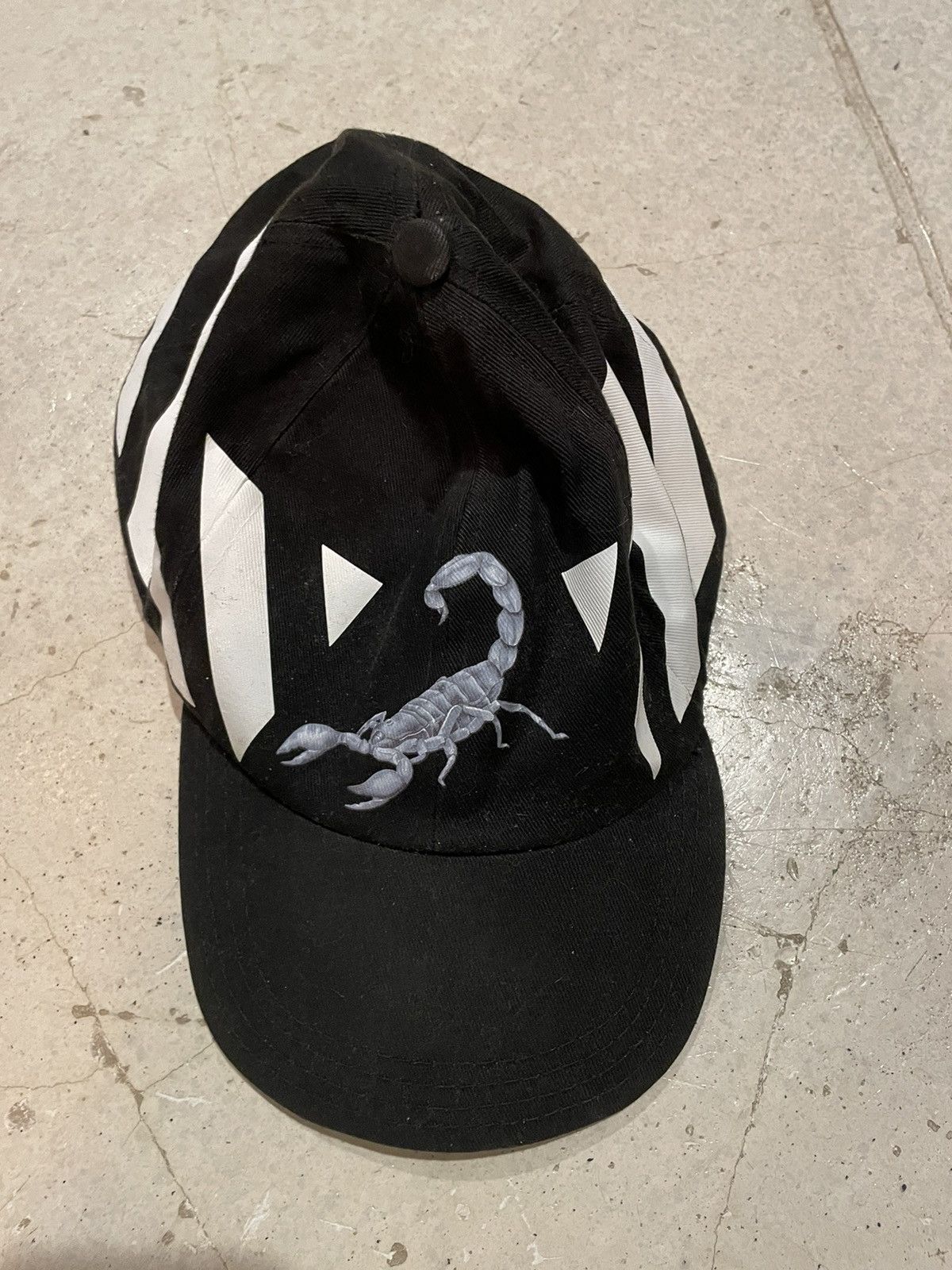 Off-White Off white scorpion hat Size ONE SIZE - 1 Thumbnail