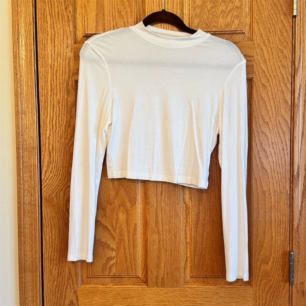 Other Women's Long Sleeve Cropped Blouse Size M Beige Size M / US 6-8 / IT 42-44 - 1 Thumbnail
