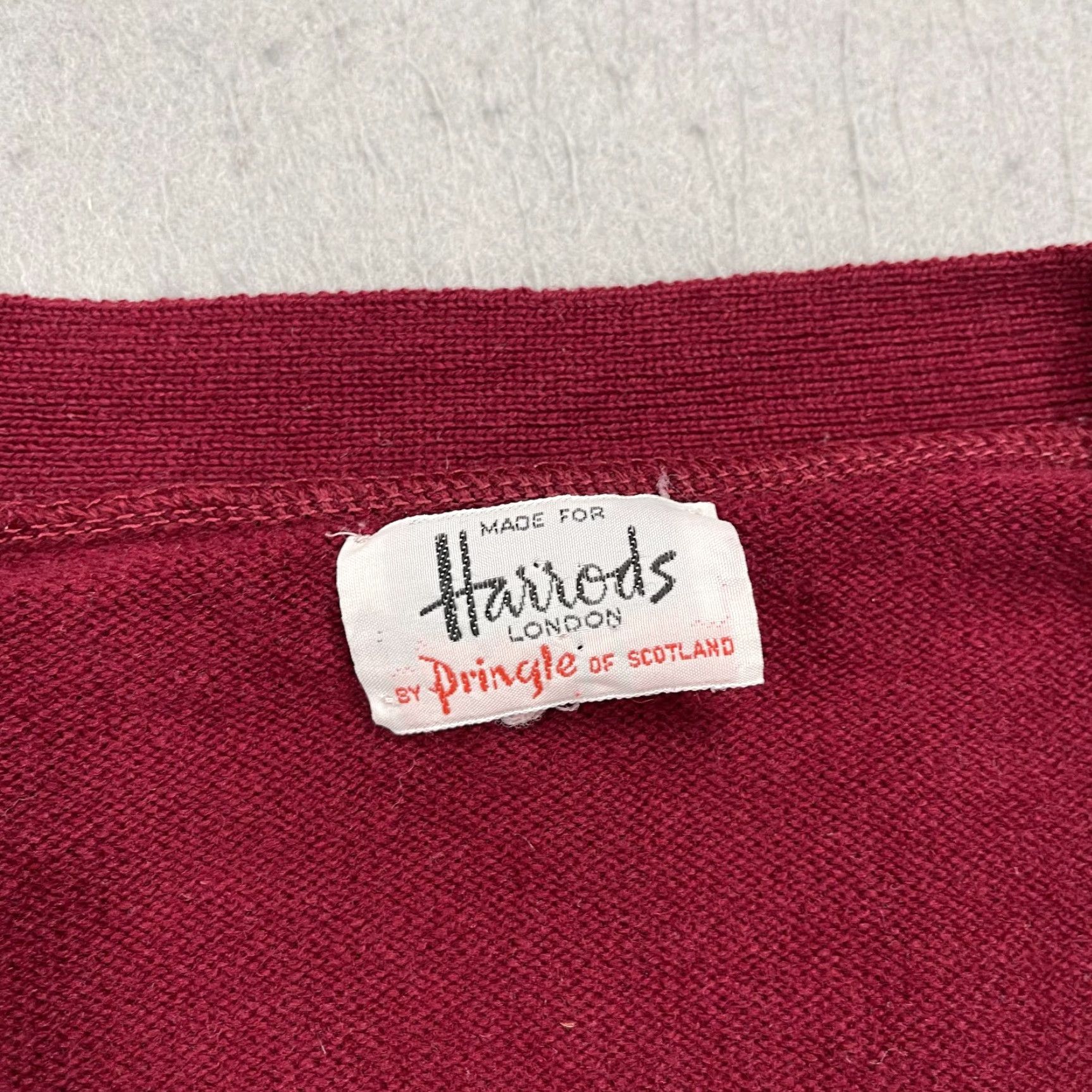 Vintage VINTAGE Pringle Mens Cardigan Sweater L Red Wool Knit Button Pockets Size US L / EU 52-54 / 3 - 3 Thumbnail