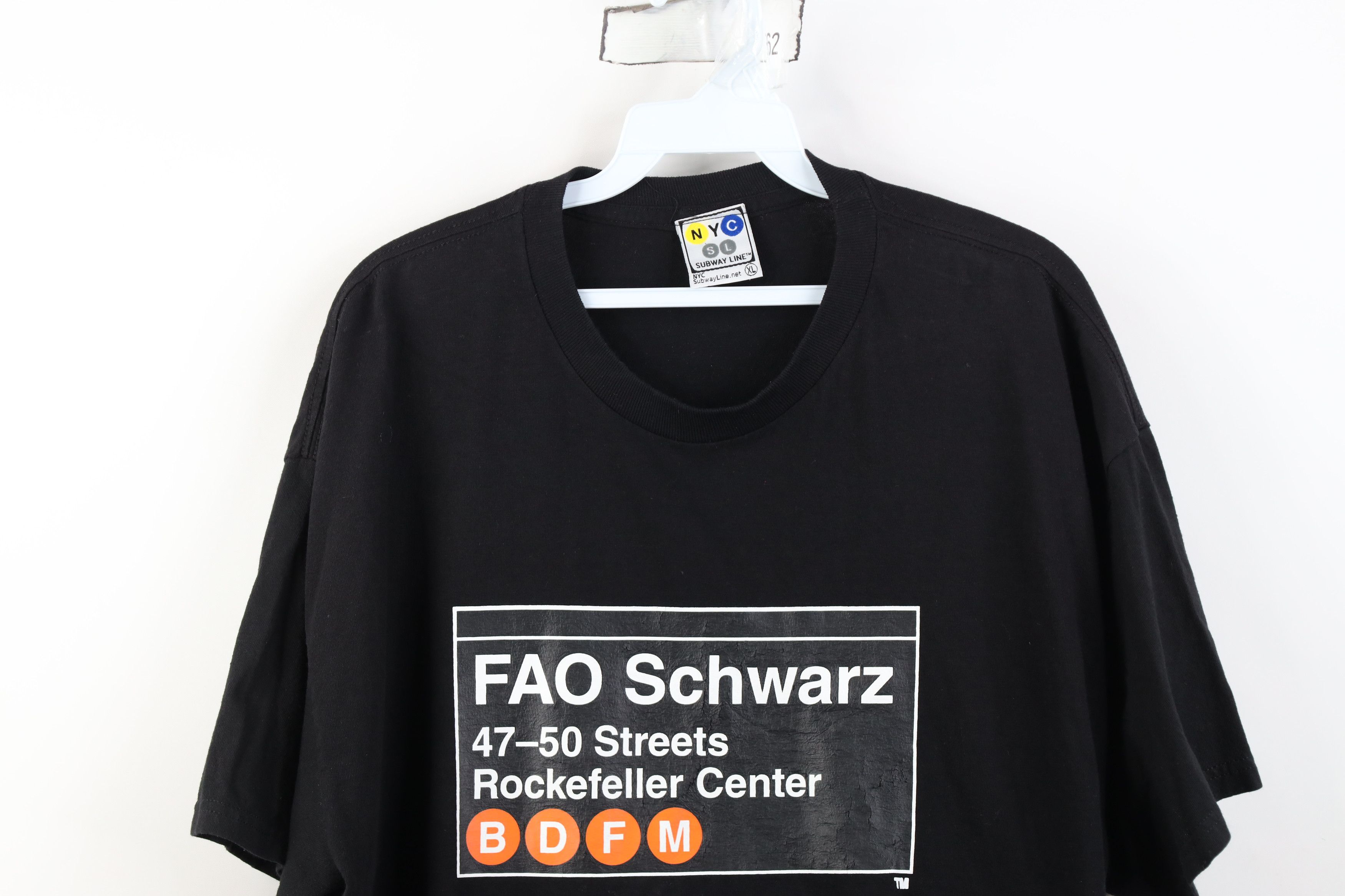 Vintage Vintage Y2K Streetwear Schwarz New York Toy Store T-Shirt Size US XL / EU 56 / 4 - 2 Thumbnail