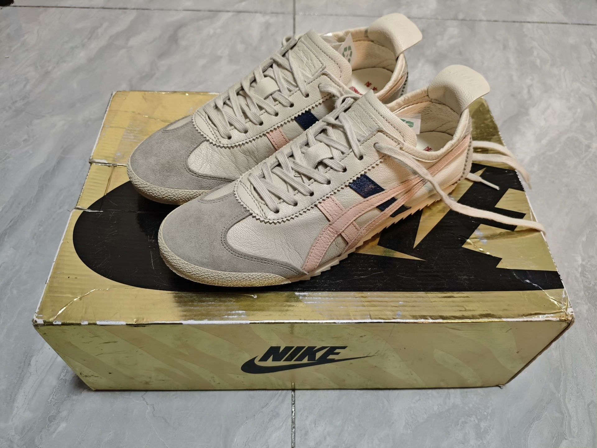 Onitsuka Tiger Onitsuka Tiger Tiger Purple Lowtop Sneakers us_7 Women Size US 7 / IT 37 - 1 Thumbnail