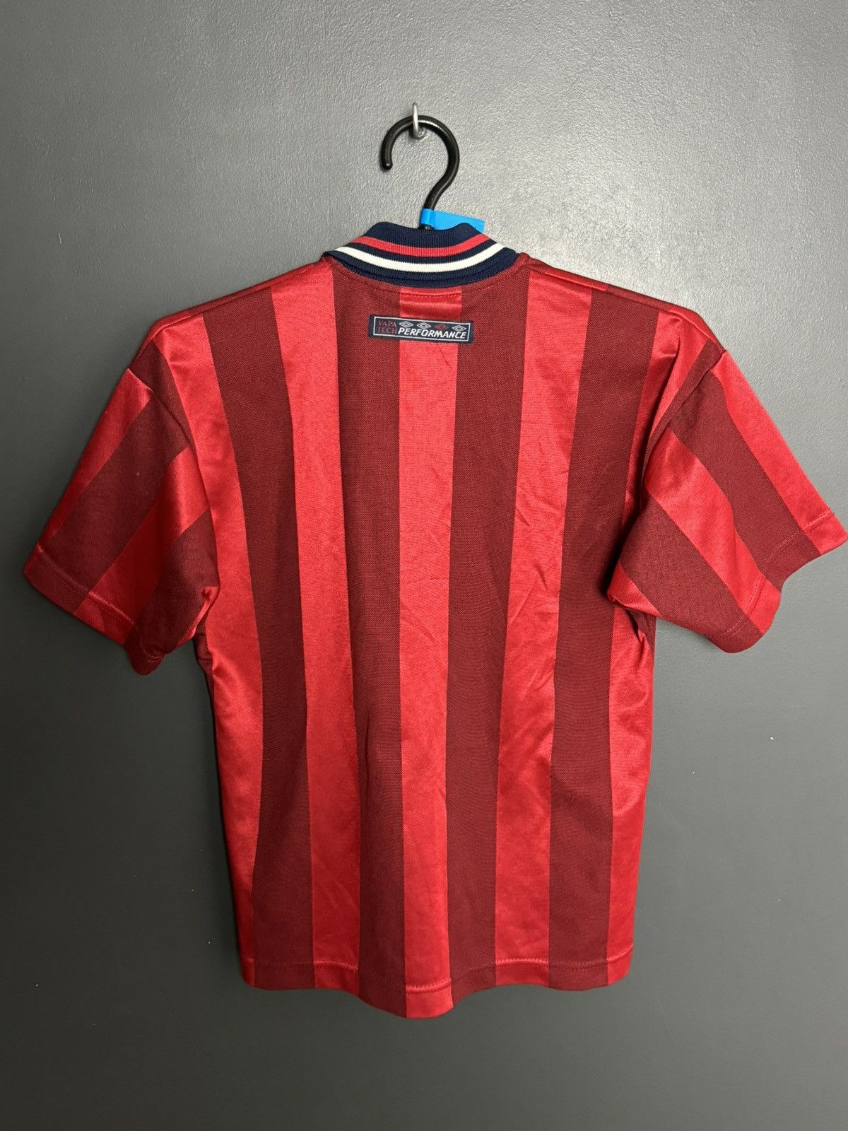 Umbro KIDS England National Team 97/99 Away Football Jersey Size US XS / EU 42 / 0 - 2 Thumbnail