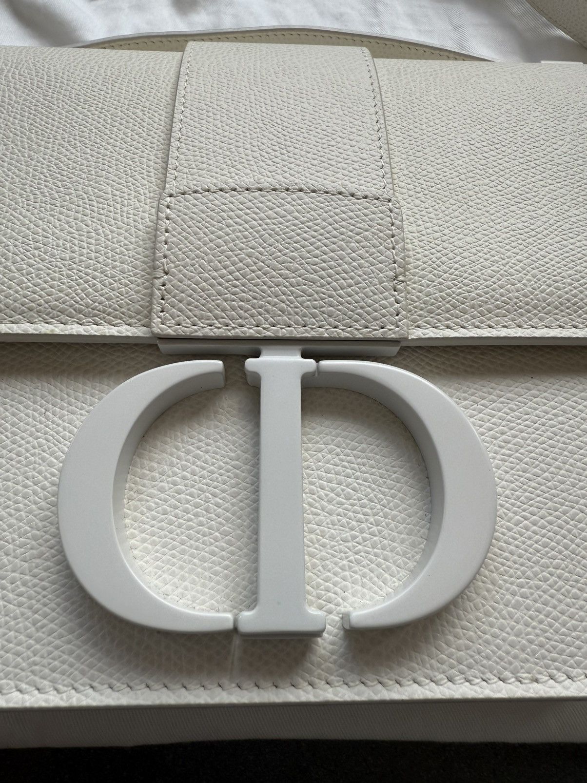 Dior Christian Dior Montaigne 30 White Handbag Size ONE SIZE - 3 Thumbnail