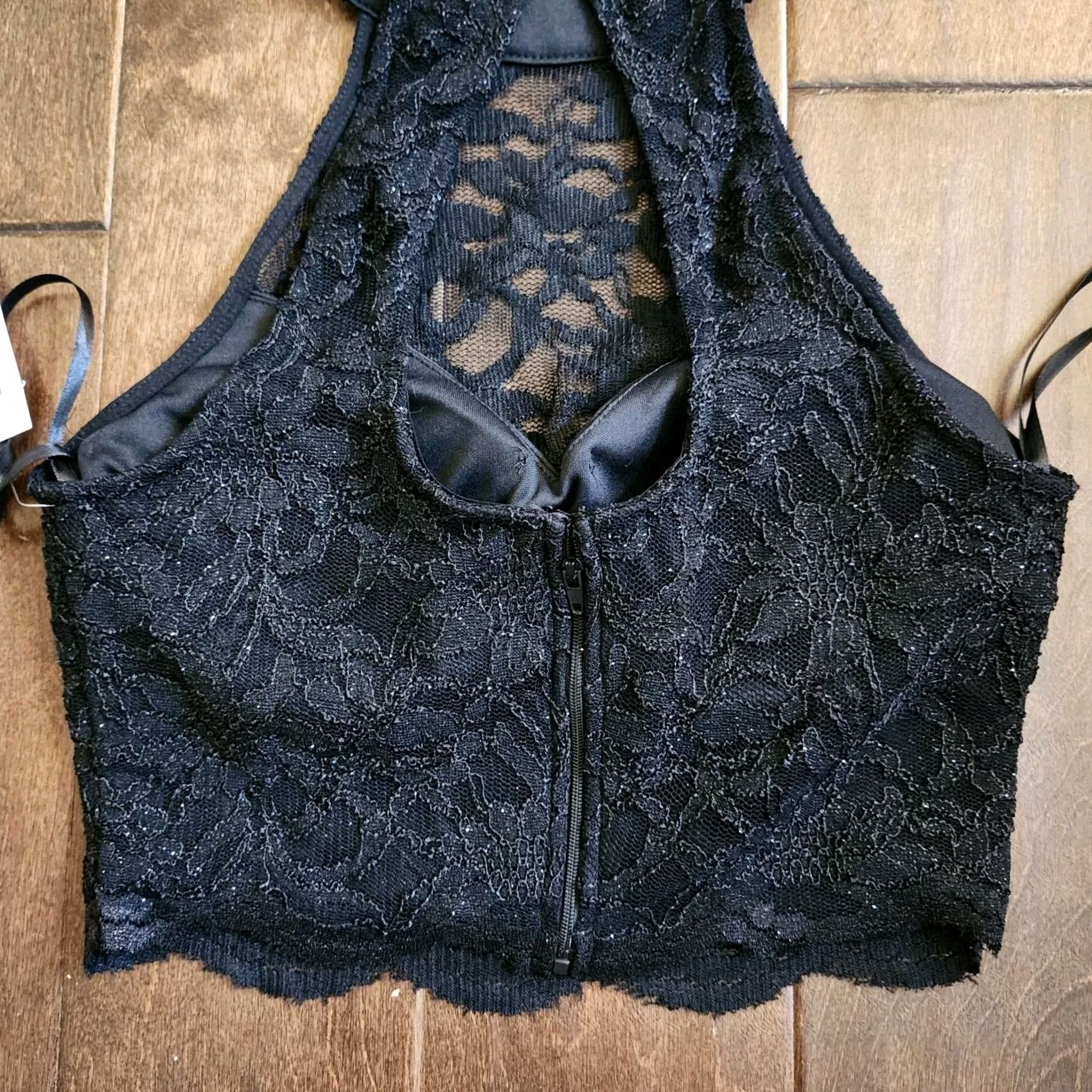 Vintage City Studio Women's Black Sequin Lace Crop Top Halter Sleeveless Back Zip Size 7 Size M / US 6-8 / IT 42-44 - 7 Thumbnail