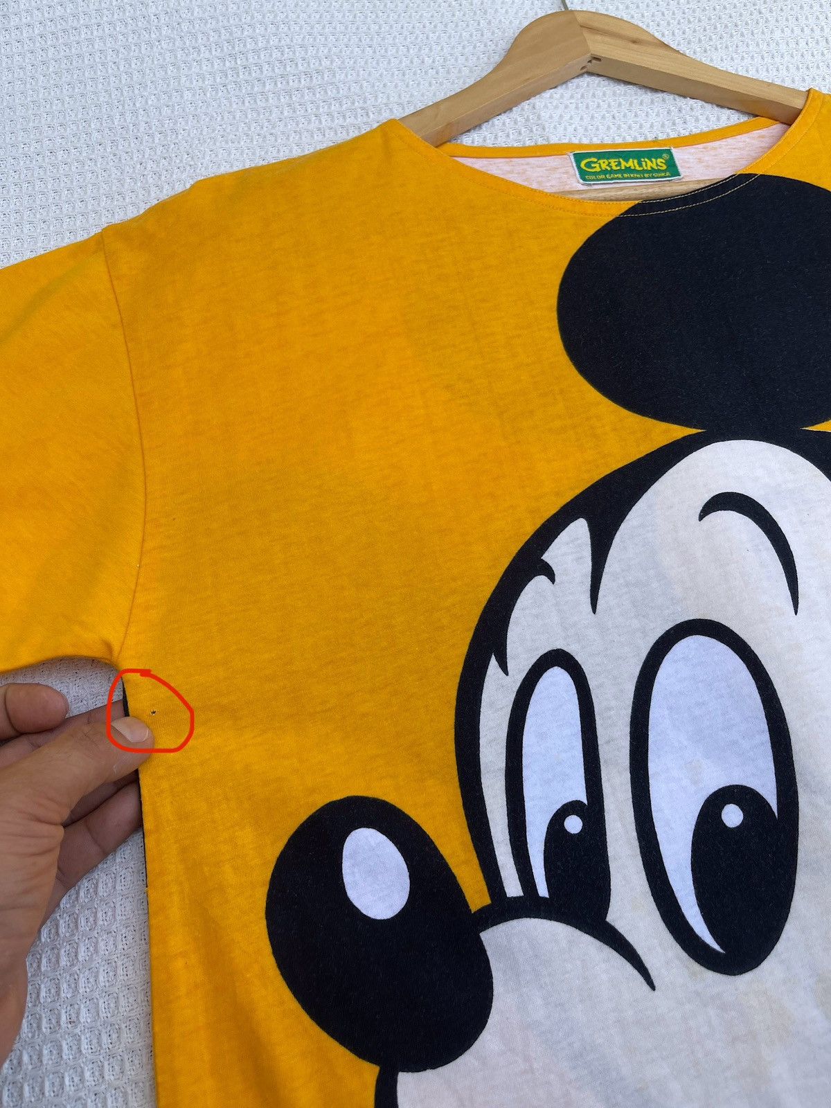 Mickey Mouse Rare🔥Vintage90s Mickey Mouse Gremlins Overprint T shirt Size US L / EU 52-54 / 3 - 7 Thumbnail