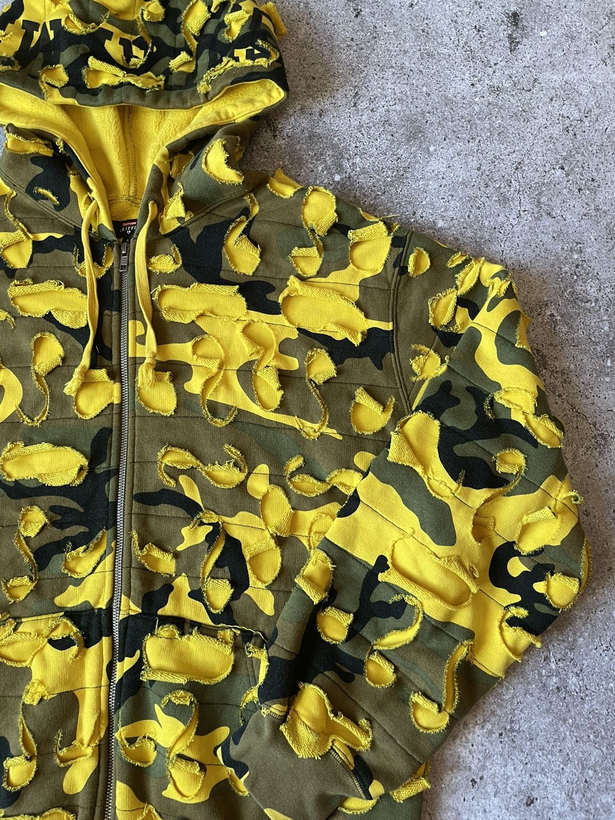Griffin × Supreme Supreme x Griffin “camo” zip up hoodie Size US L / EU 52-54 / 3 - 3 Thumbnail