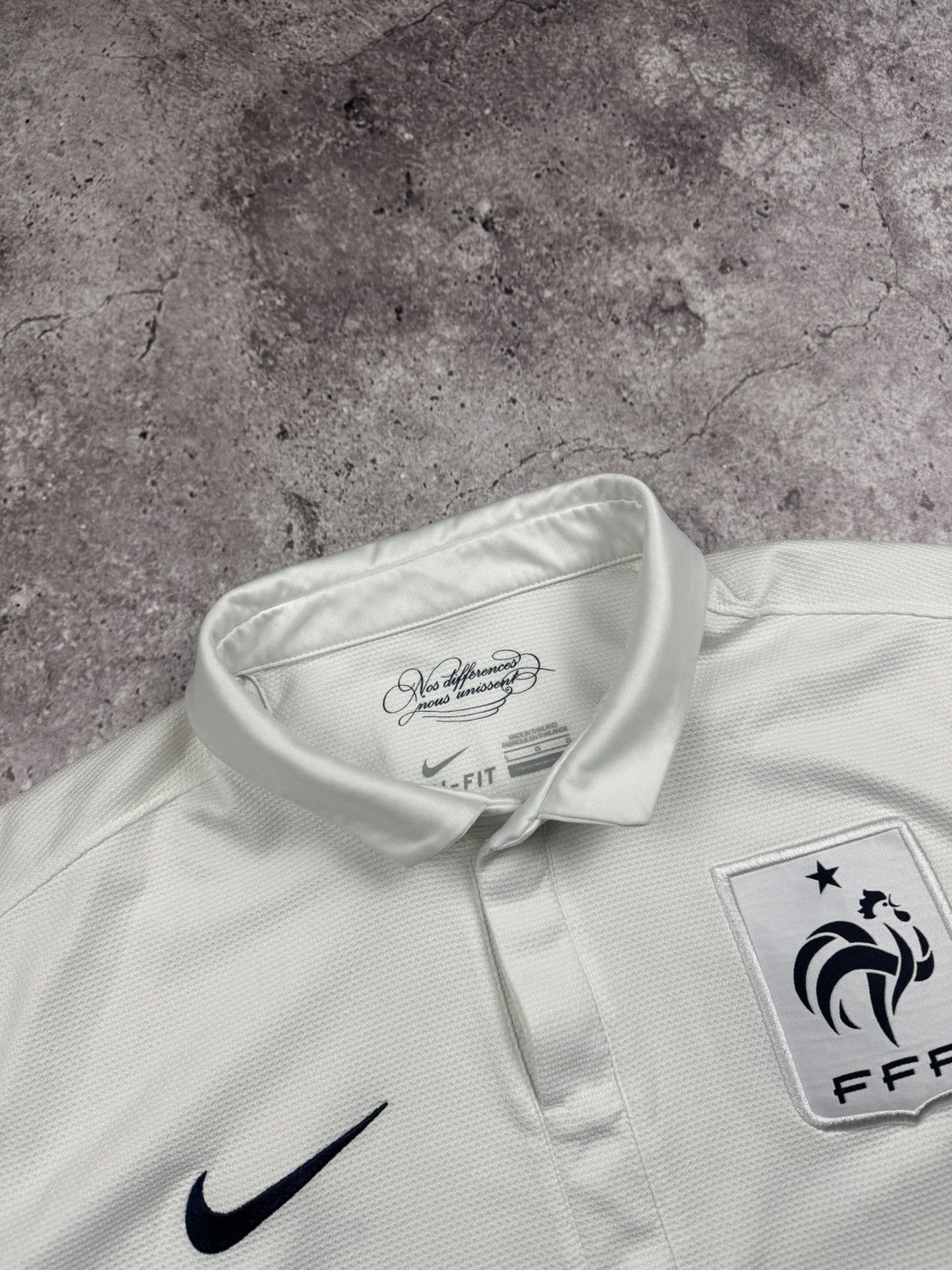 Nike VINTAGE NIKE FRANCE 2012/13 FOOTBALL Y2K SHIRT SOCCER JERSEY Size US L / EU 52-54 / 3 - 3 Thumbnail
