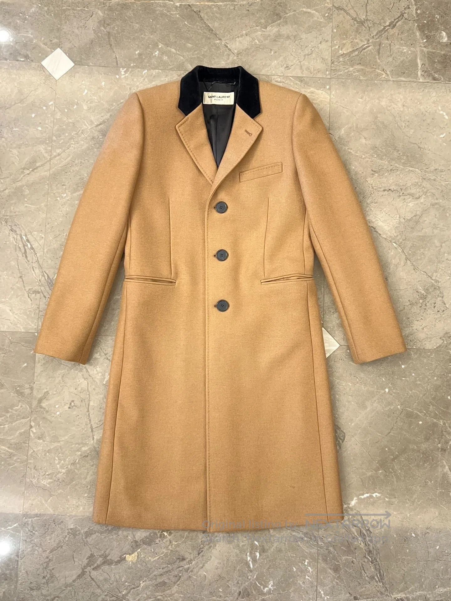 Saint Laurent Paris Saint Laurent Beige Velvet Collar Coat. Size US M / EU 48-50 / 2 - 3 Thumbnail