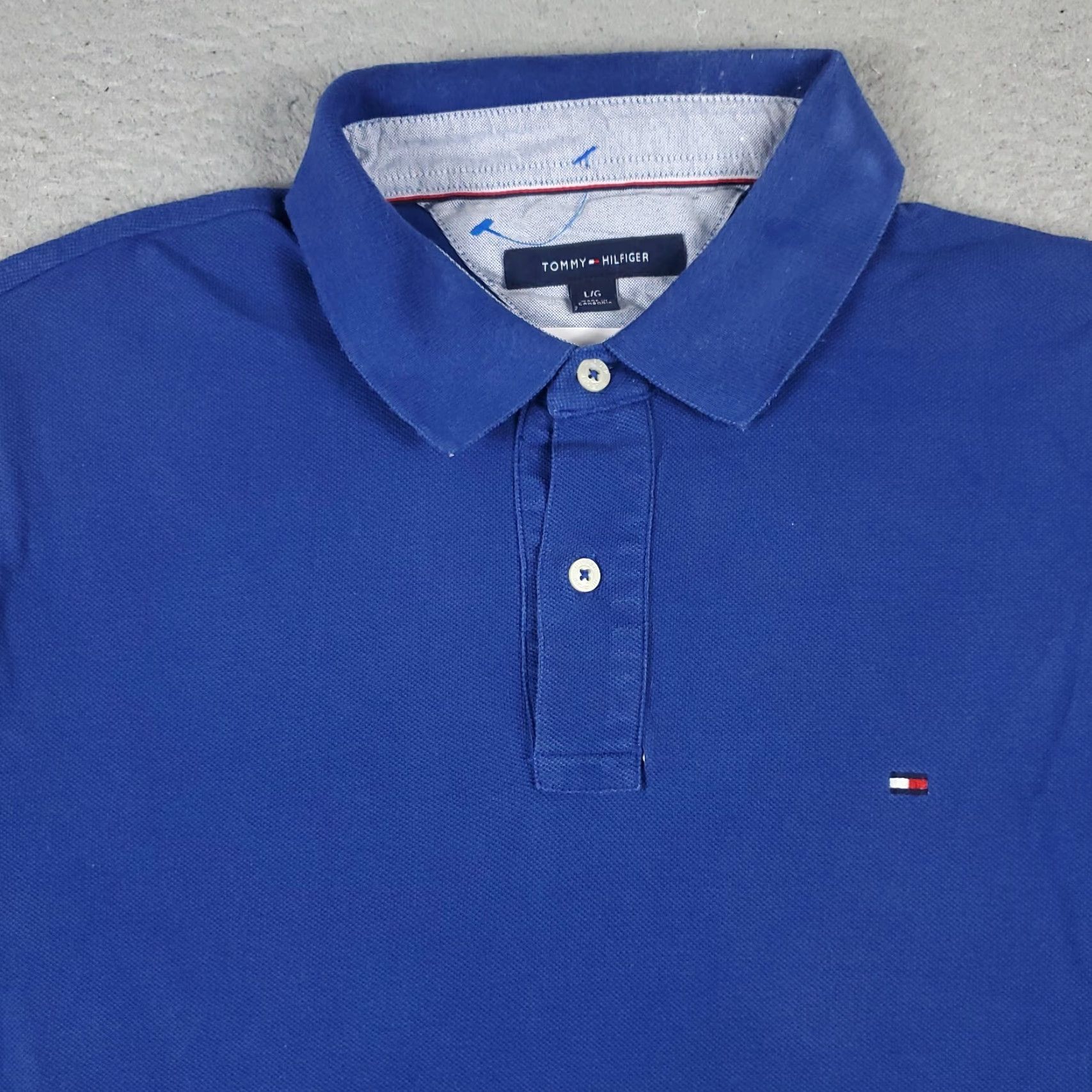 Tommy Hilfiger VINTAGE Tommy Hilfiger Polo Shirt Mens L Blue Casual Short Sleeve Shirt Adult Large Blue Classic Logo Polo Size US L / EU 52-54 / 3 - 2 Thumbnail