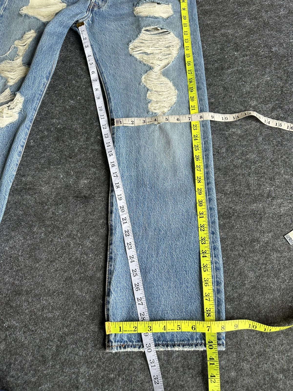 Levi's Distressed Levis 501 Light Blue Denim 33x30 D436 Size US 33 - 12 Thumbnail