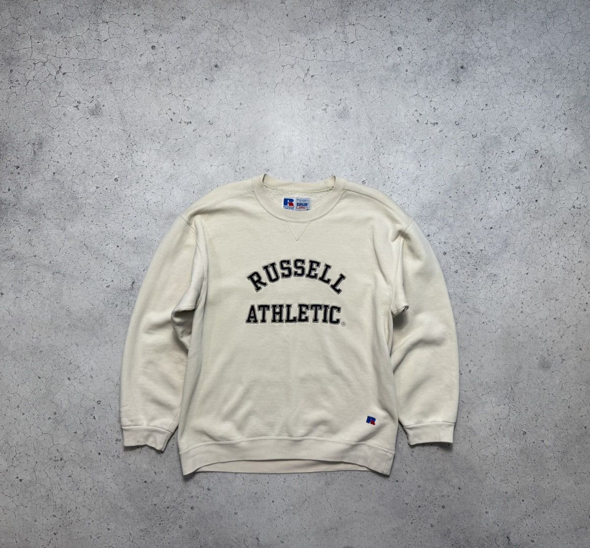 Russell Athletic Russel Athletic Beige Sweatshirt Vintage Big Logo Y2K Size US M / EU 48-50 / 2 - 1 Thumbnail