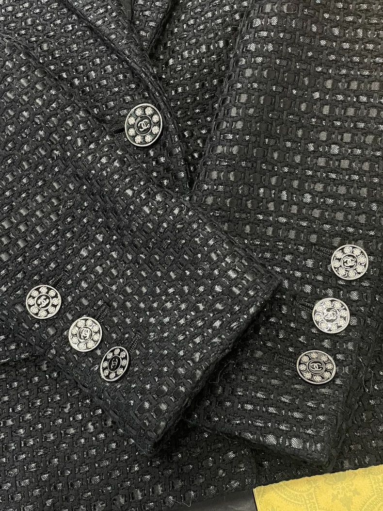 Chanel chanel Black suit collar jacket Size XS / US 0-2 / IT 36-38 - 2 Thumbnail