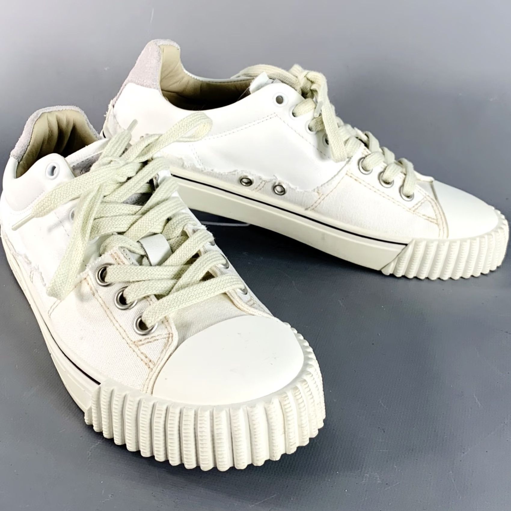 Maison Margiela MAISON MARGIELA Sneakers Size 5 White Leather Canvas Distressed Casual Men Size US 5 / EU 37 - 2 Thumbnail