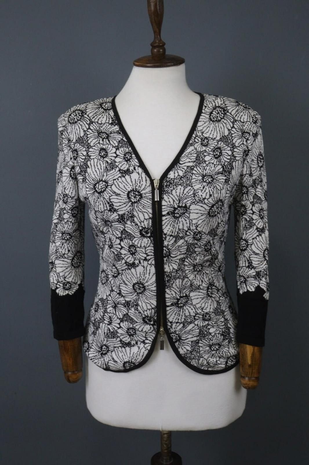 Designer Stizzoli Black White Floral Viscose Knitted Cardigan Size 42 Size M / US 6-8 / IT 42-44 - 1 Thumbnail
