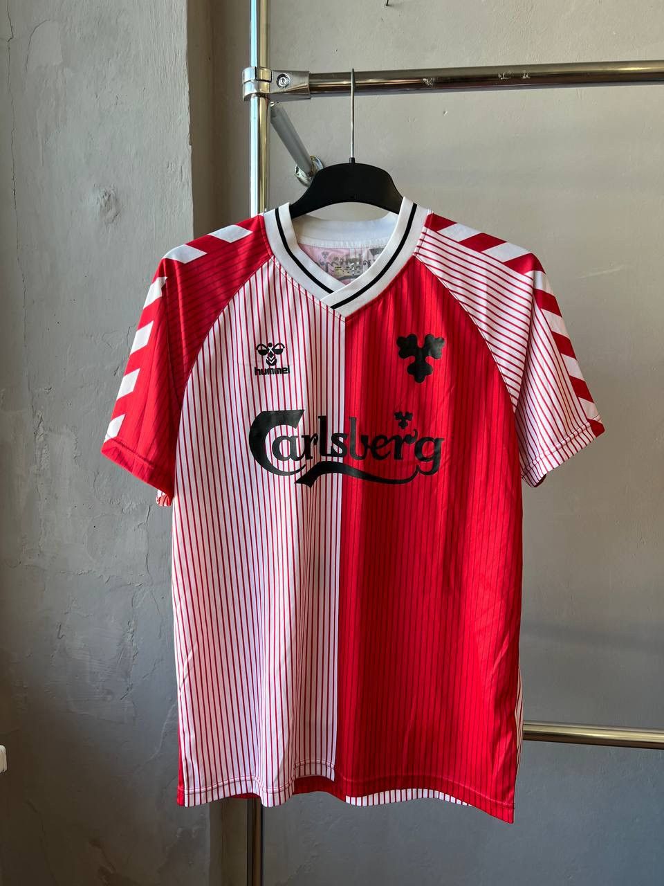 Hummel 1986/87 DENMARK TEAM #10 REMAKE HOME SOCCER JERSEY SHIRT SZL Size US L / EU 52-54 / 3 - 2 Thumbnail