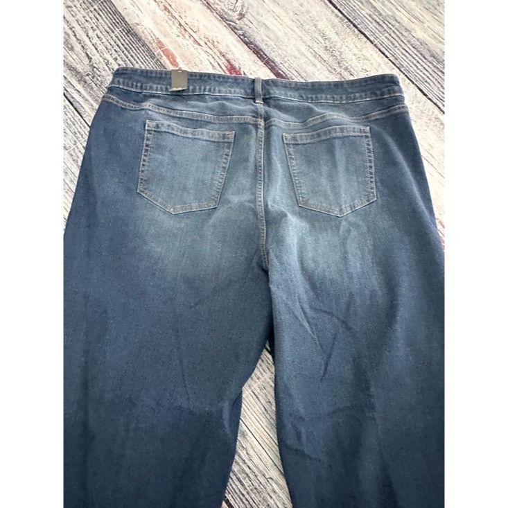 Torrid NWT Torrid Medium Wash Blue Mid Rise Vintage Stretch Wide Le Size 42" / US 20 - 3 Thumbnail