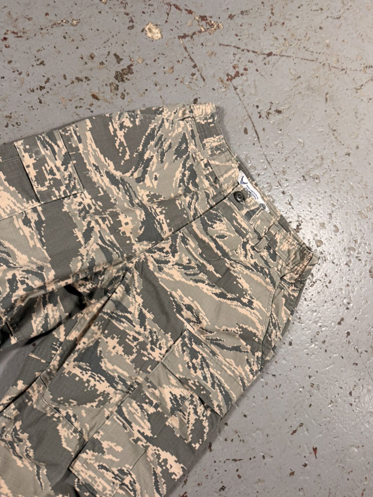 Other Vintage United States Army Pixel Camo Cargo Pants Size US 28 / EU 44 - 2 Thumbnail