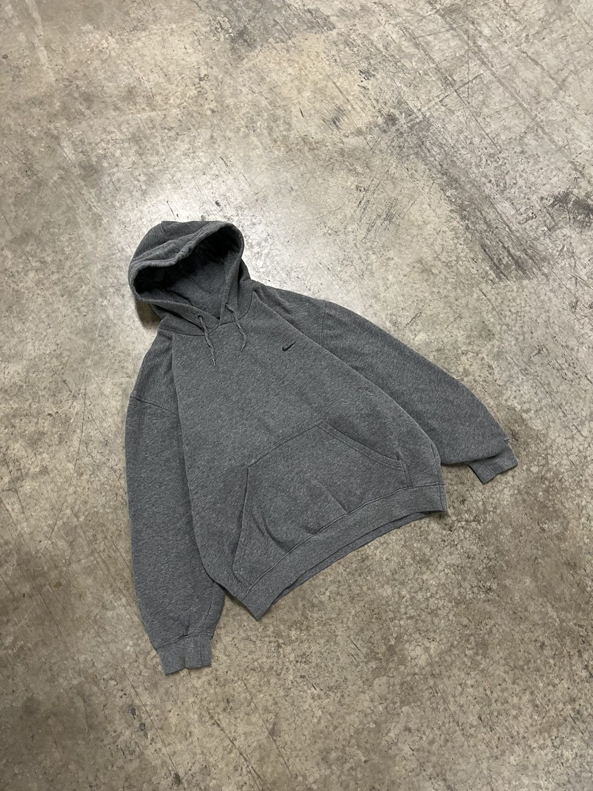 Nike × Vintage Nike y2k boxy fit hoodie mini swoosh hype rare skater Size US XL / EU 56 / 4 - 3 Thumbnail