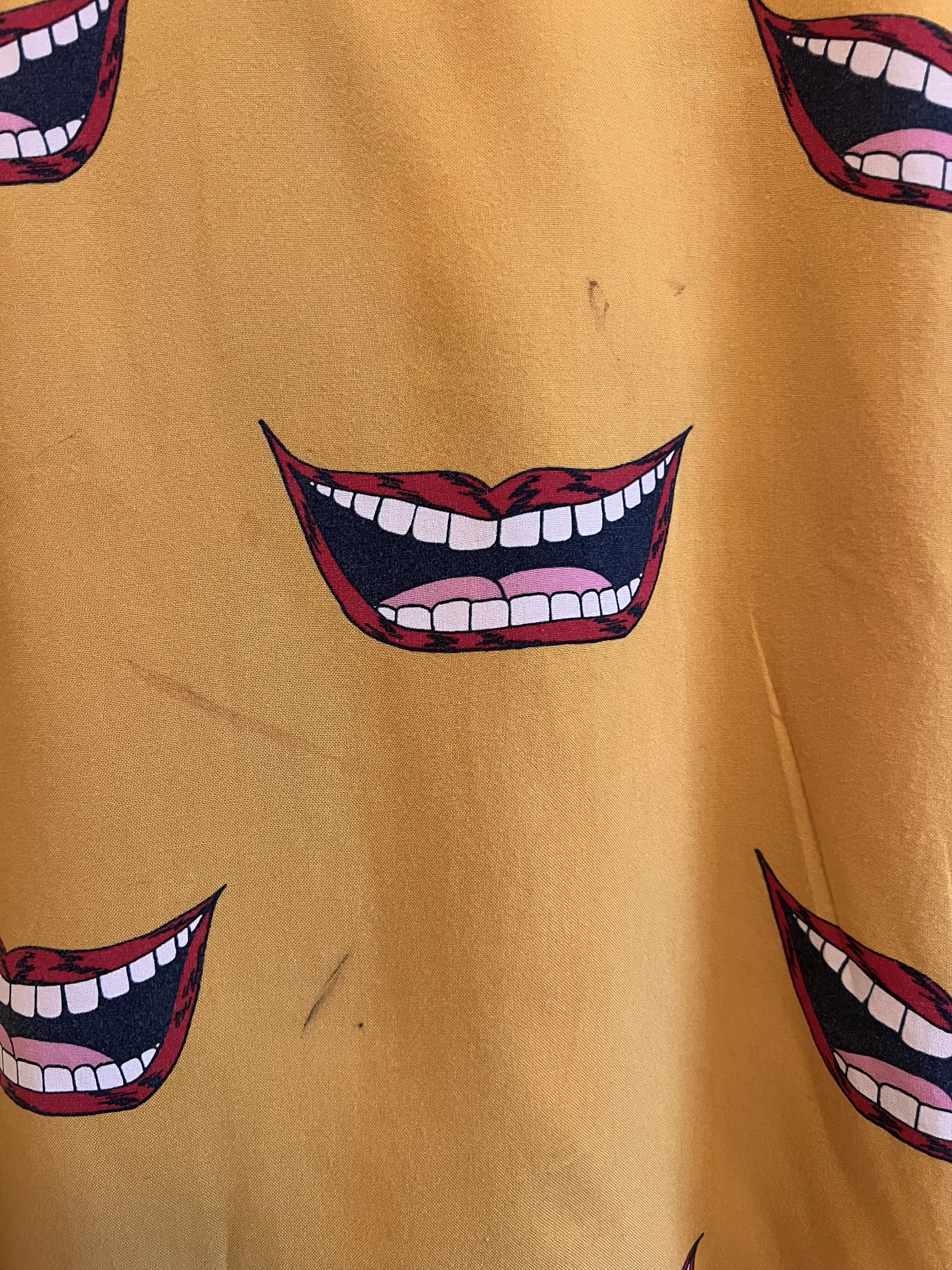 Obey Easy Lips Smile Shirt + Matching socks! Size US L / EU 52-54 / 3 - 8 Thumbnail