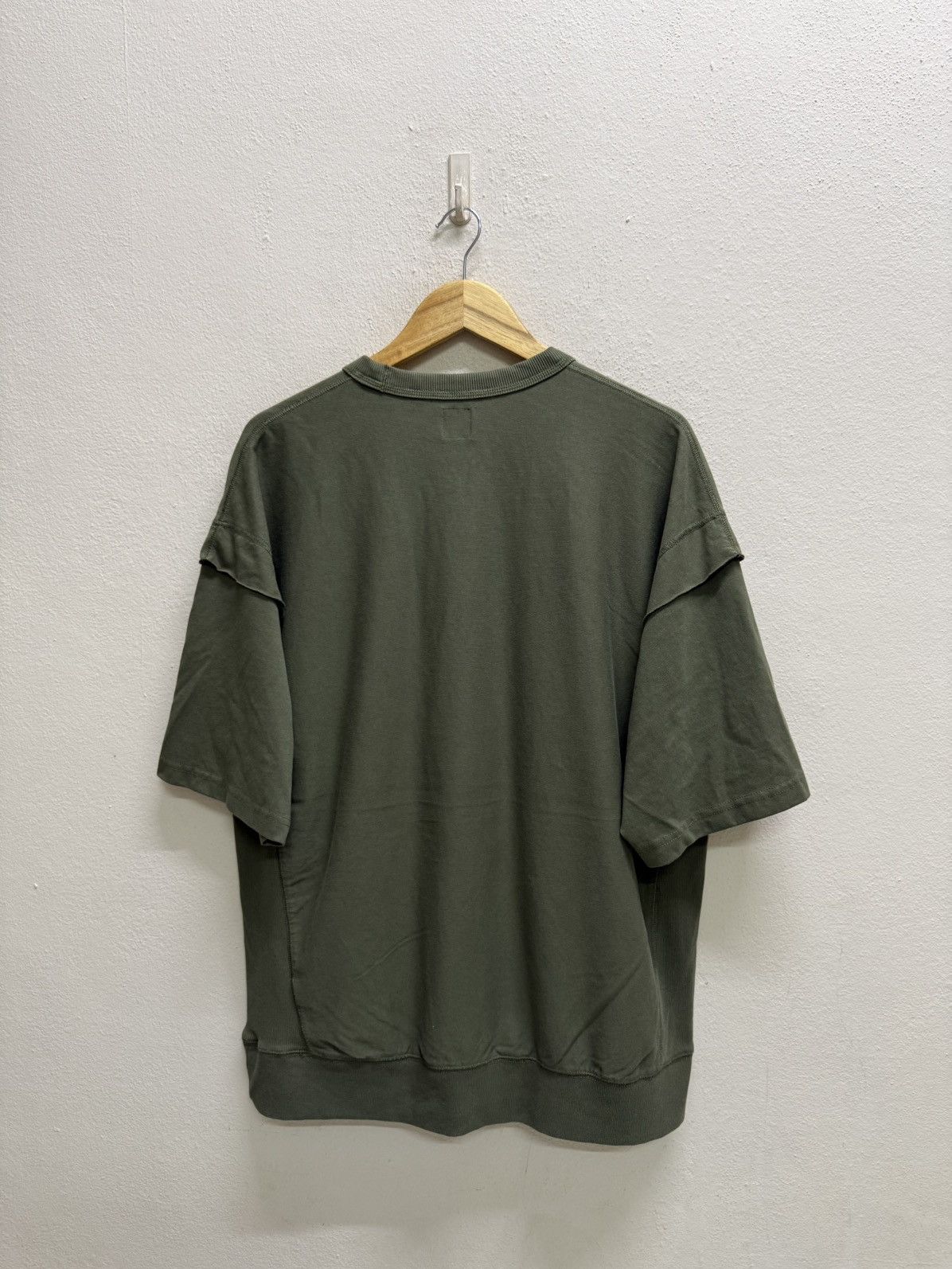 GU GU OLIVE GREEN SHORTSLEEVE SWEATSHIRT Size US XL / EU 56 / 4 - 20 Thumbnail