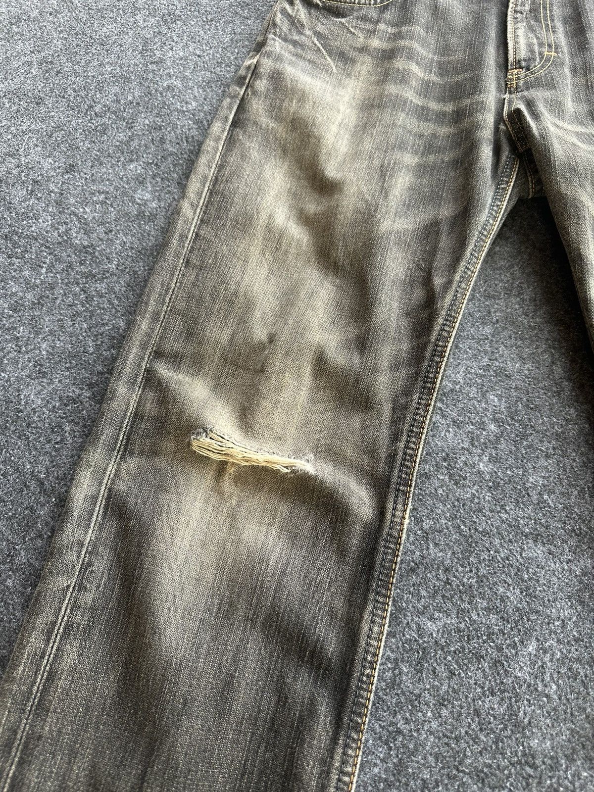 Wrangler Vintage Black Faded Distressed Denim F88