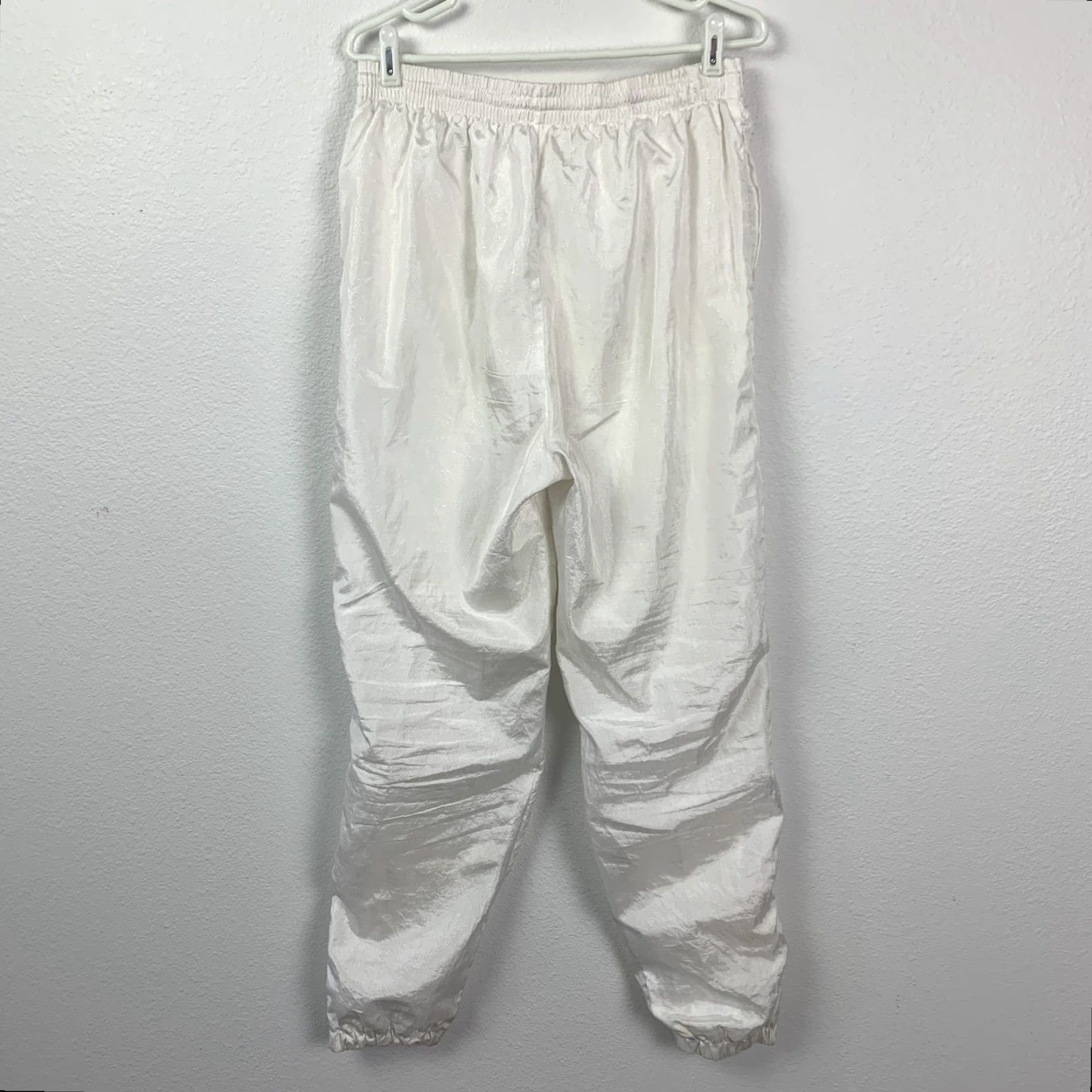 Vintage VINTAGE White Shiny Nylon Track Pants Windbreaker Women's L Elastic Size 36" / US 14 / IT 50 - 7 Thumbnail