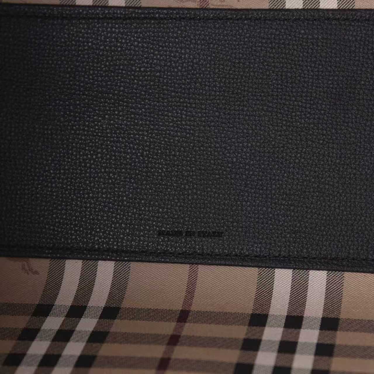 Burberry Grainy Calfskin Haymarket Check Medium Reversible Tote Black Size ONE SIZE - 10 Thumbnail